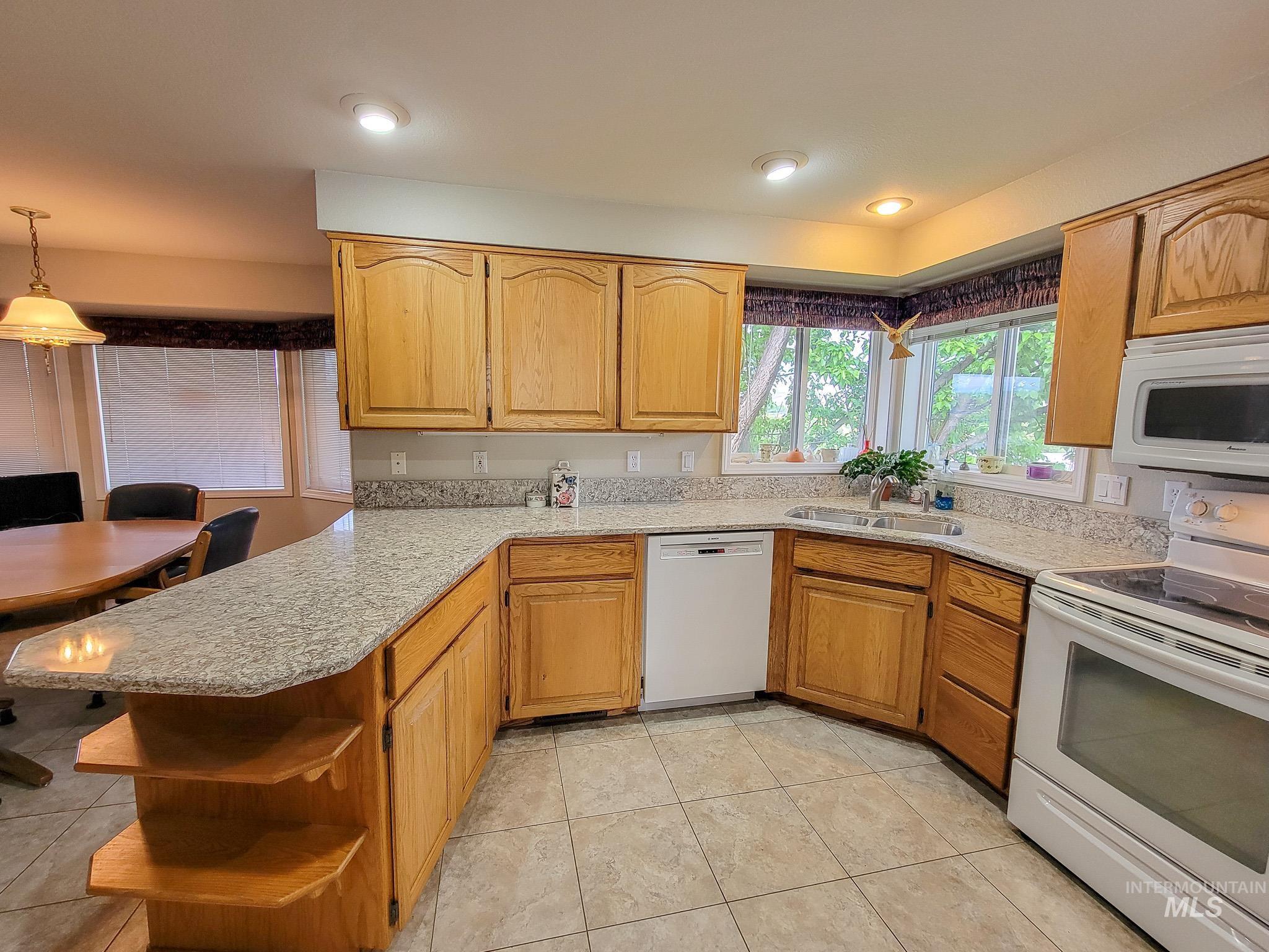 2224 Carol Drive Property Photo 15