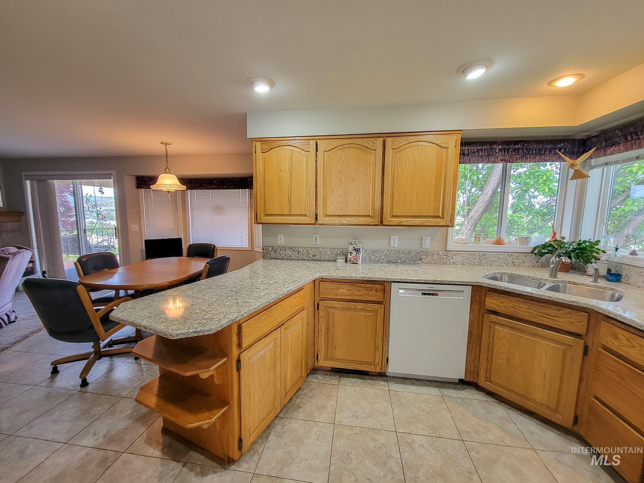 2224 Carol Drive Property Photo 16