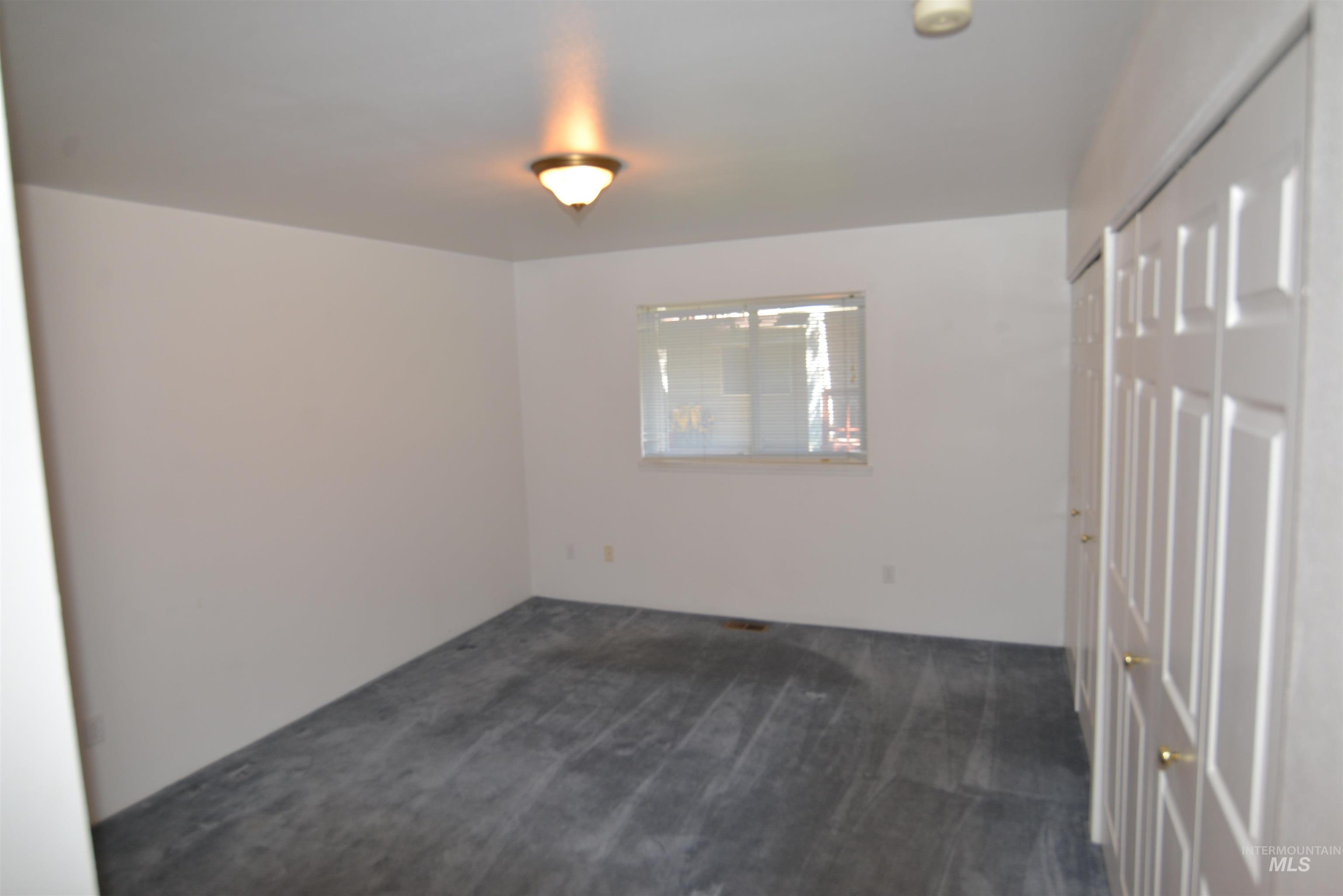 3232 5th St Property Photo 5