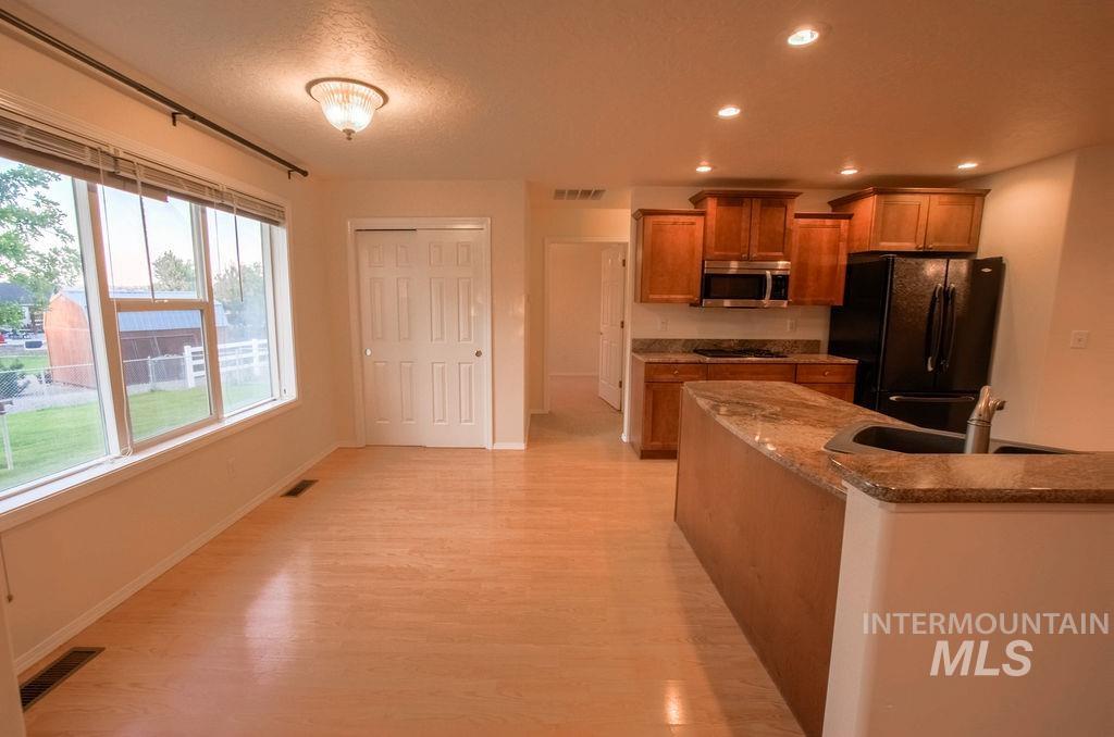 611 Pioneer Mountain Loop #a Property Photo 11