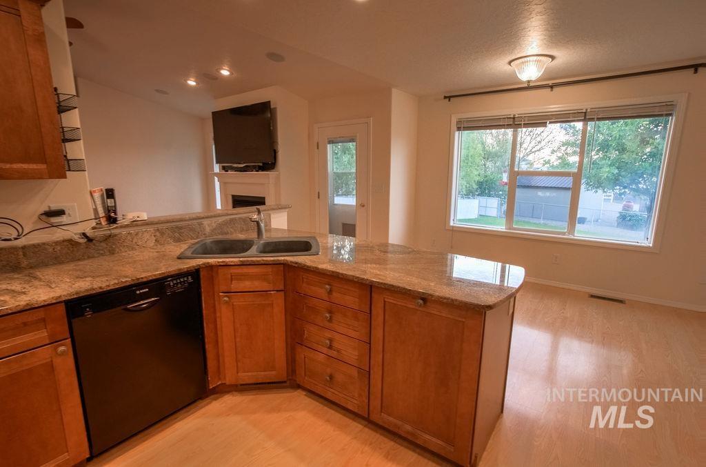 611 Pioneer Mountain Loop #a Property Photo 15