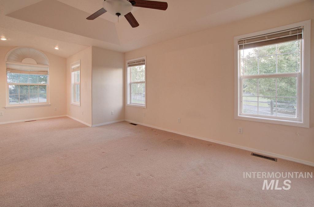 611 Pioneer Mountain Loop #a Property Photo 17