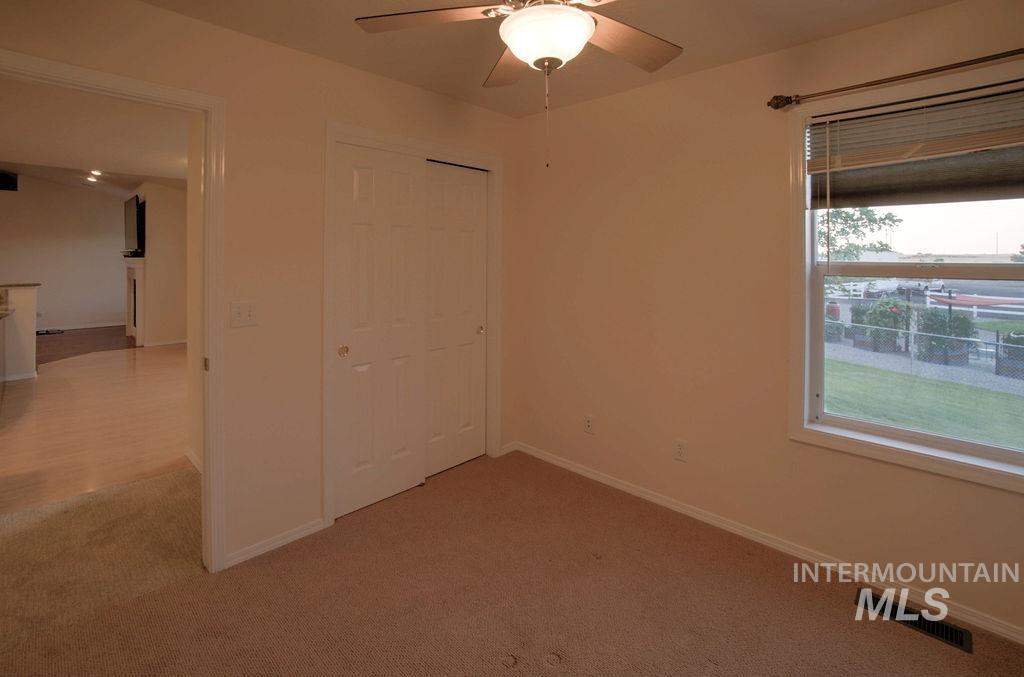 611 Pioneer Mountain Loop #a Property Photo 20
