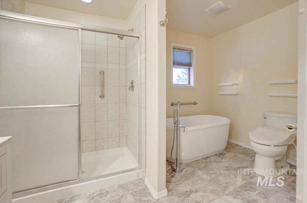 611 Pioneer Mountain Loop #a Property Photo 23