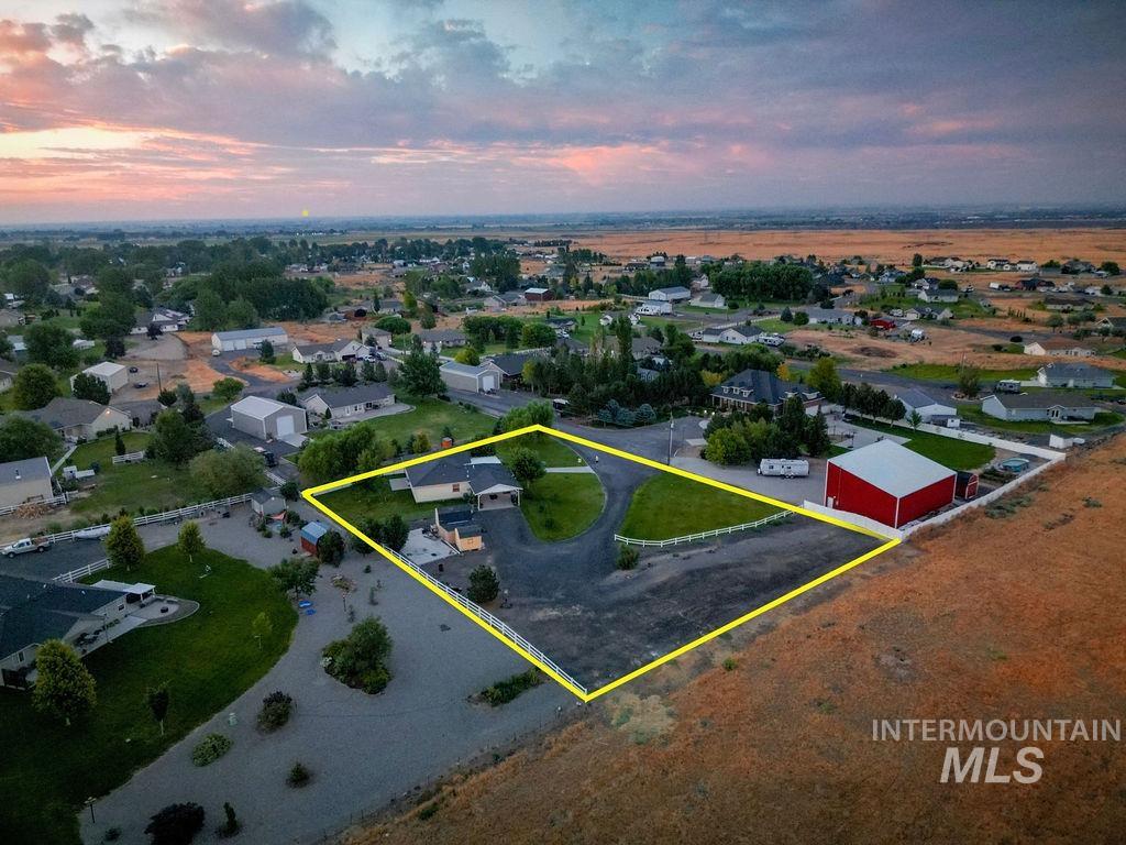 611 Pioneer Mountain Loop #a Property Photo 35