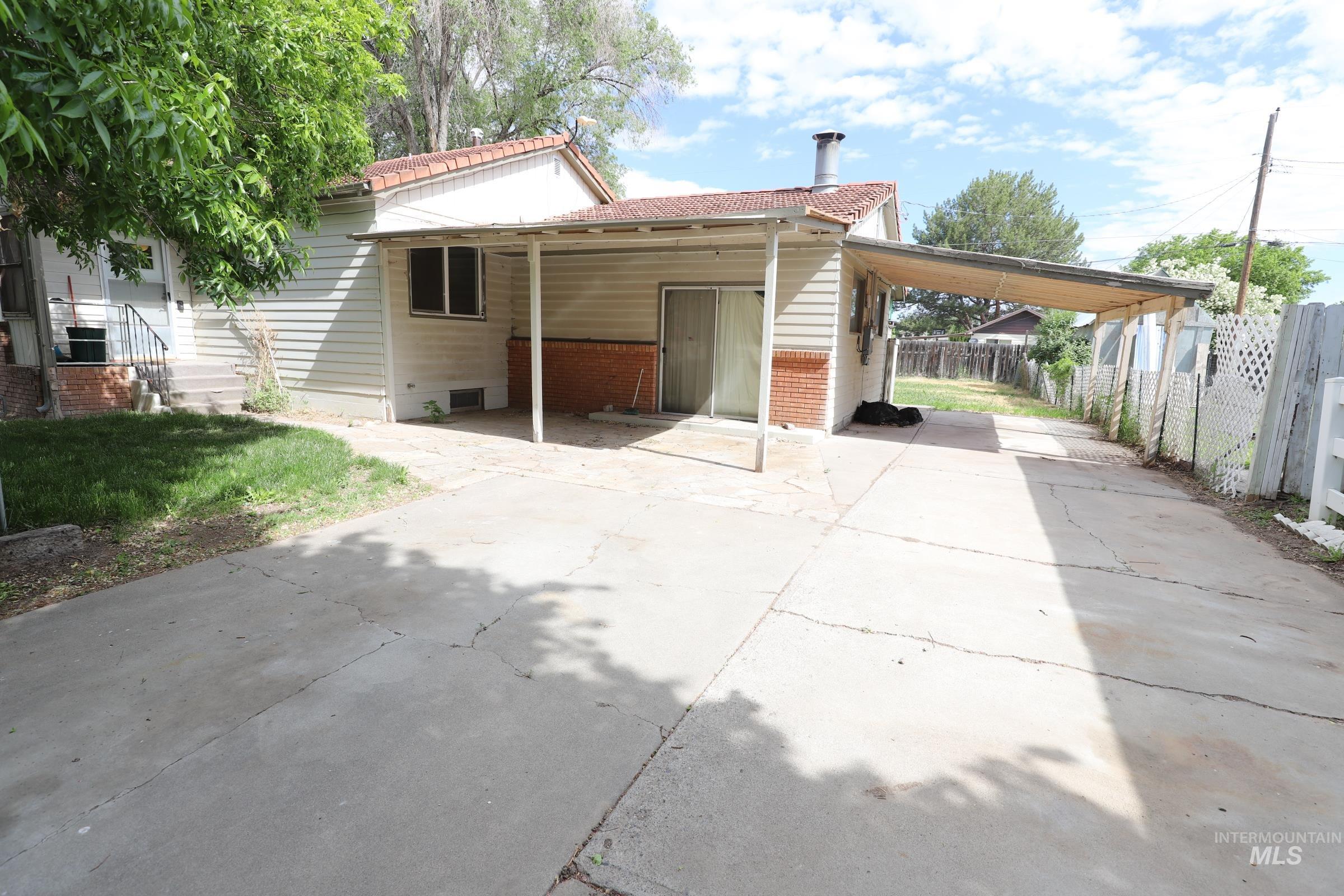 1833 Sigrid Avenue Property Photo 3