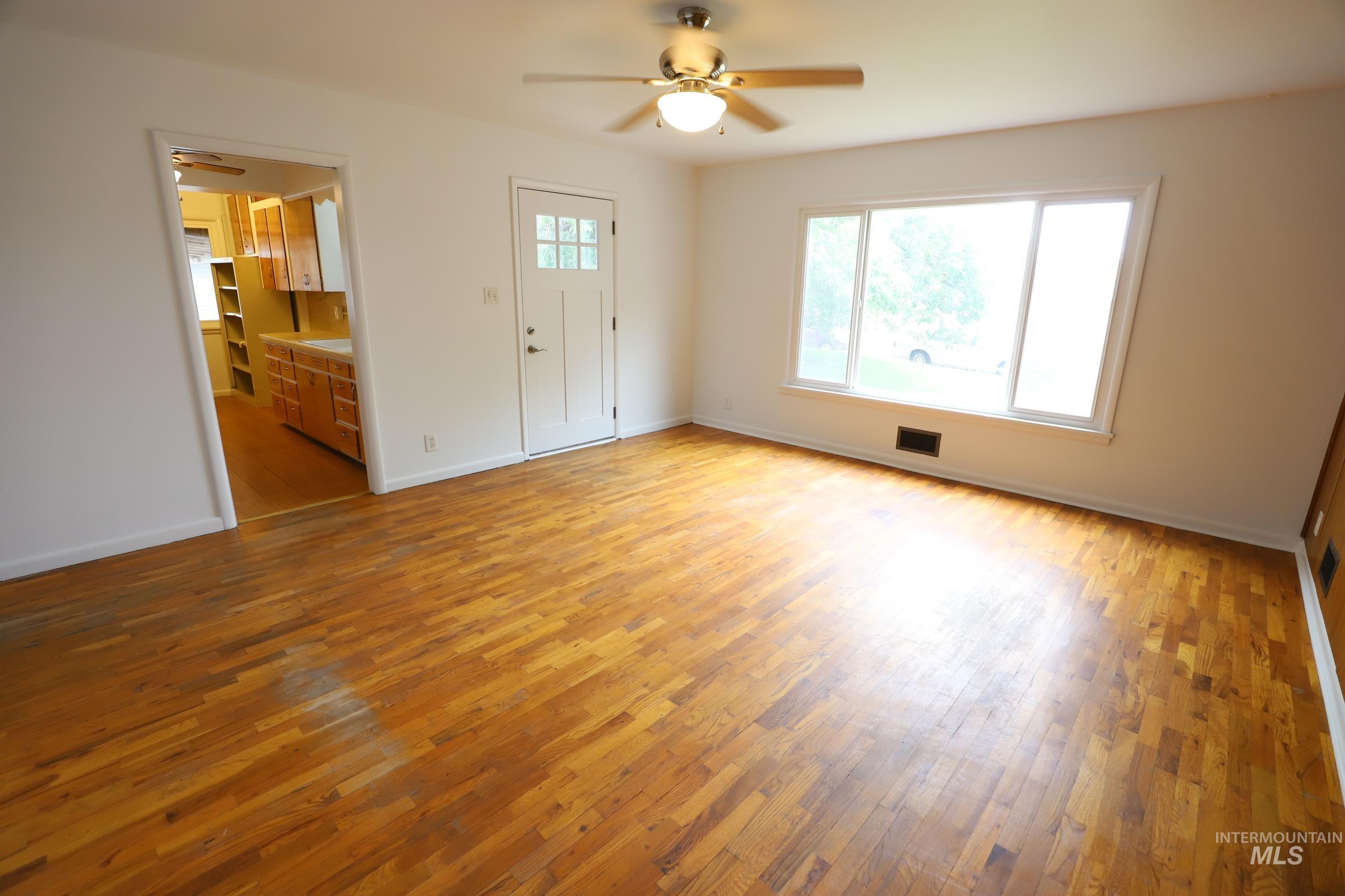 1833 Sigrid Avenue Property Photo 6