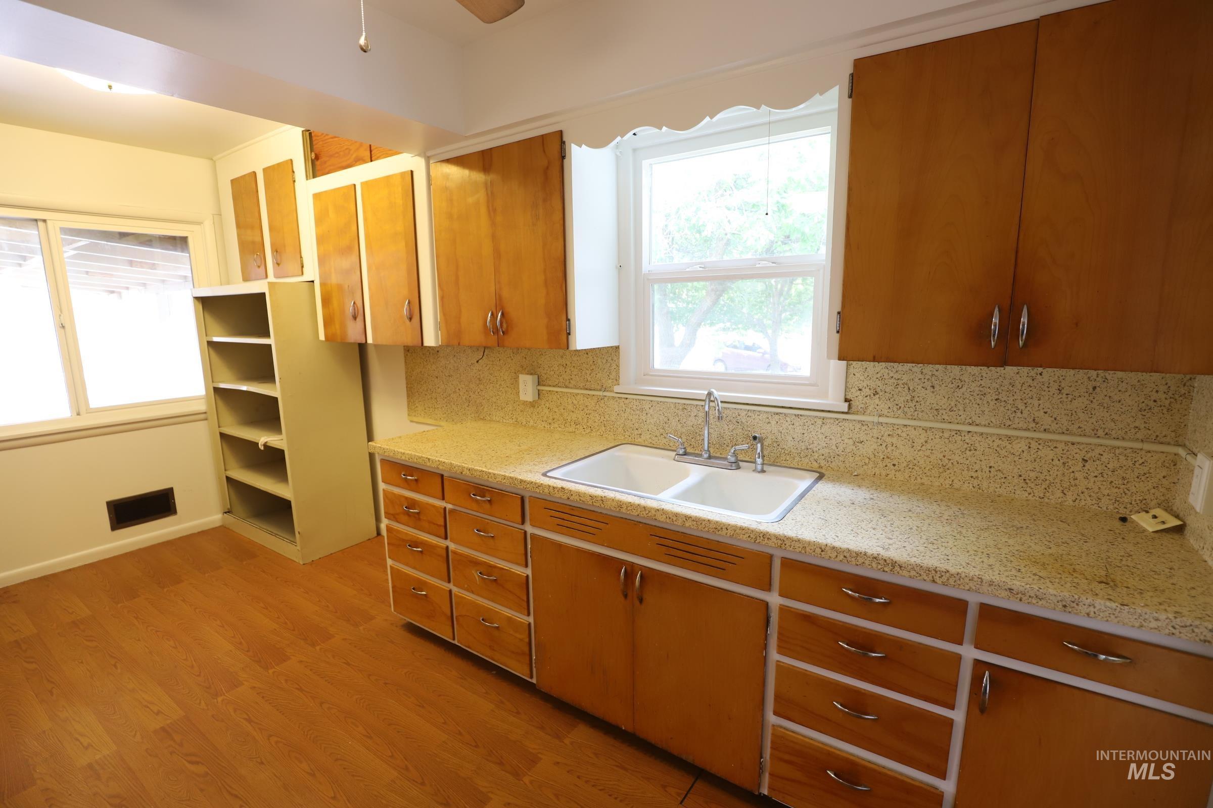 1833 Sigrid Avenue Property Photo 7