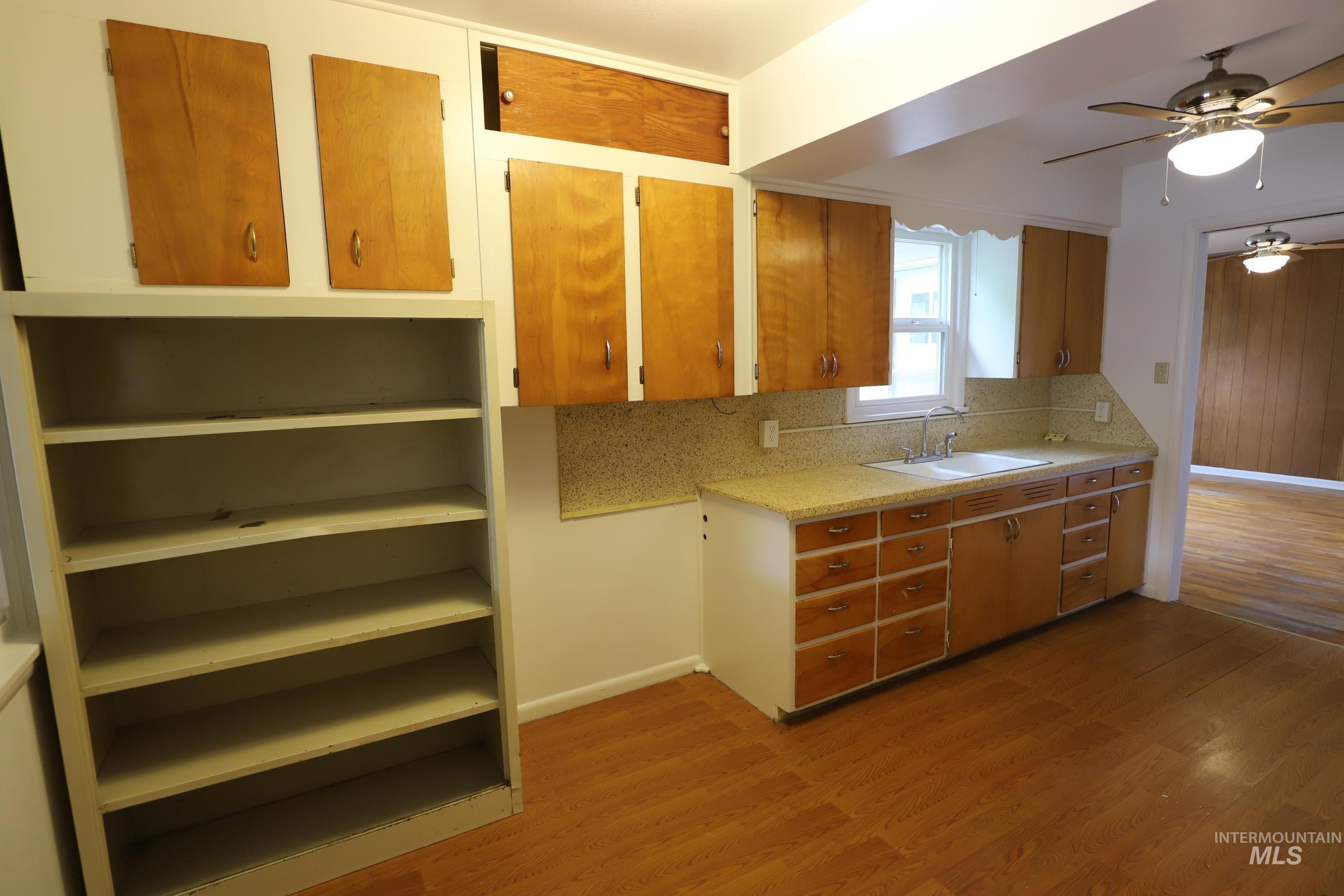 1833 Sigrid Avenue Property Photo 8