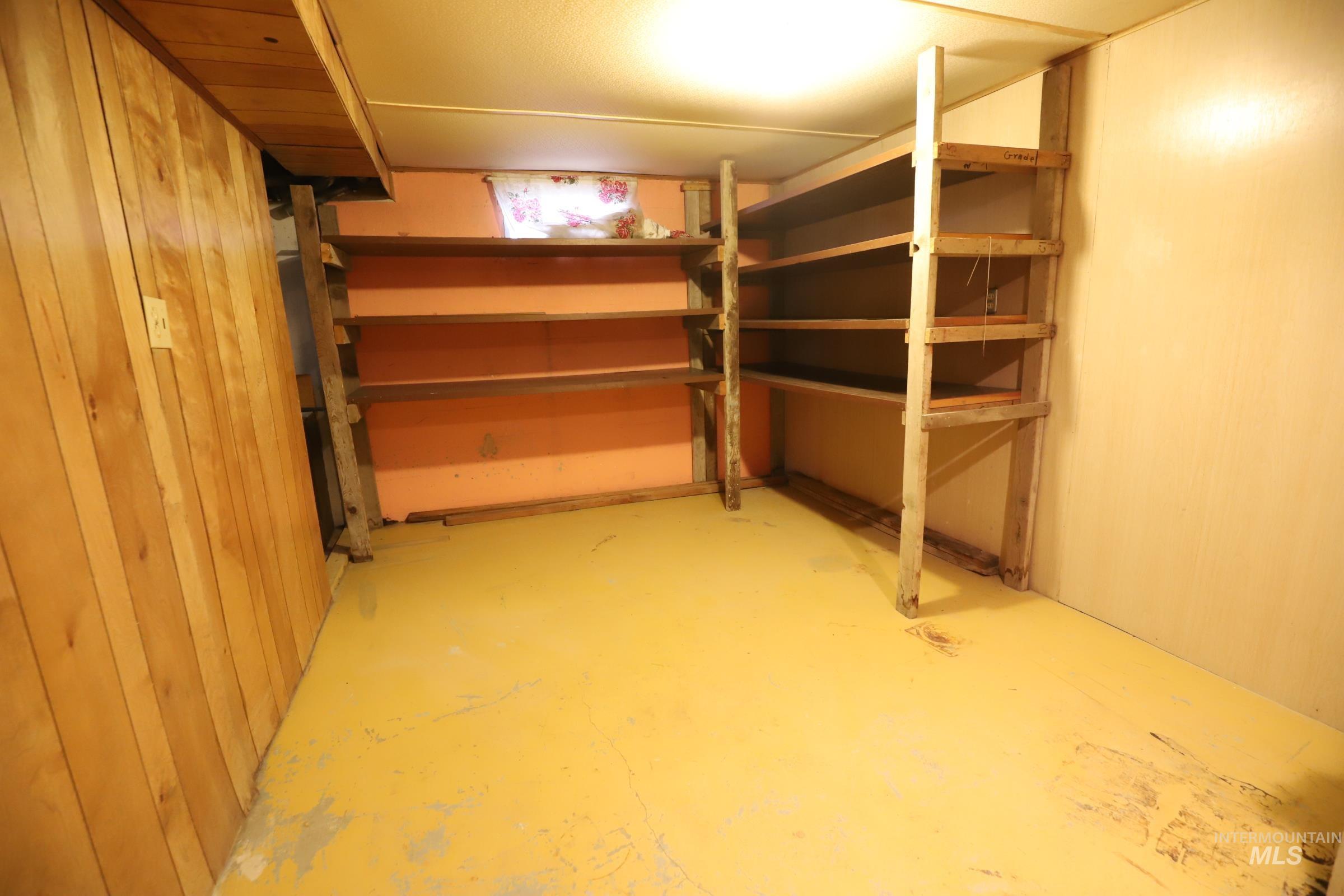 1833 Sigrid Avenue Property Photo 22