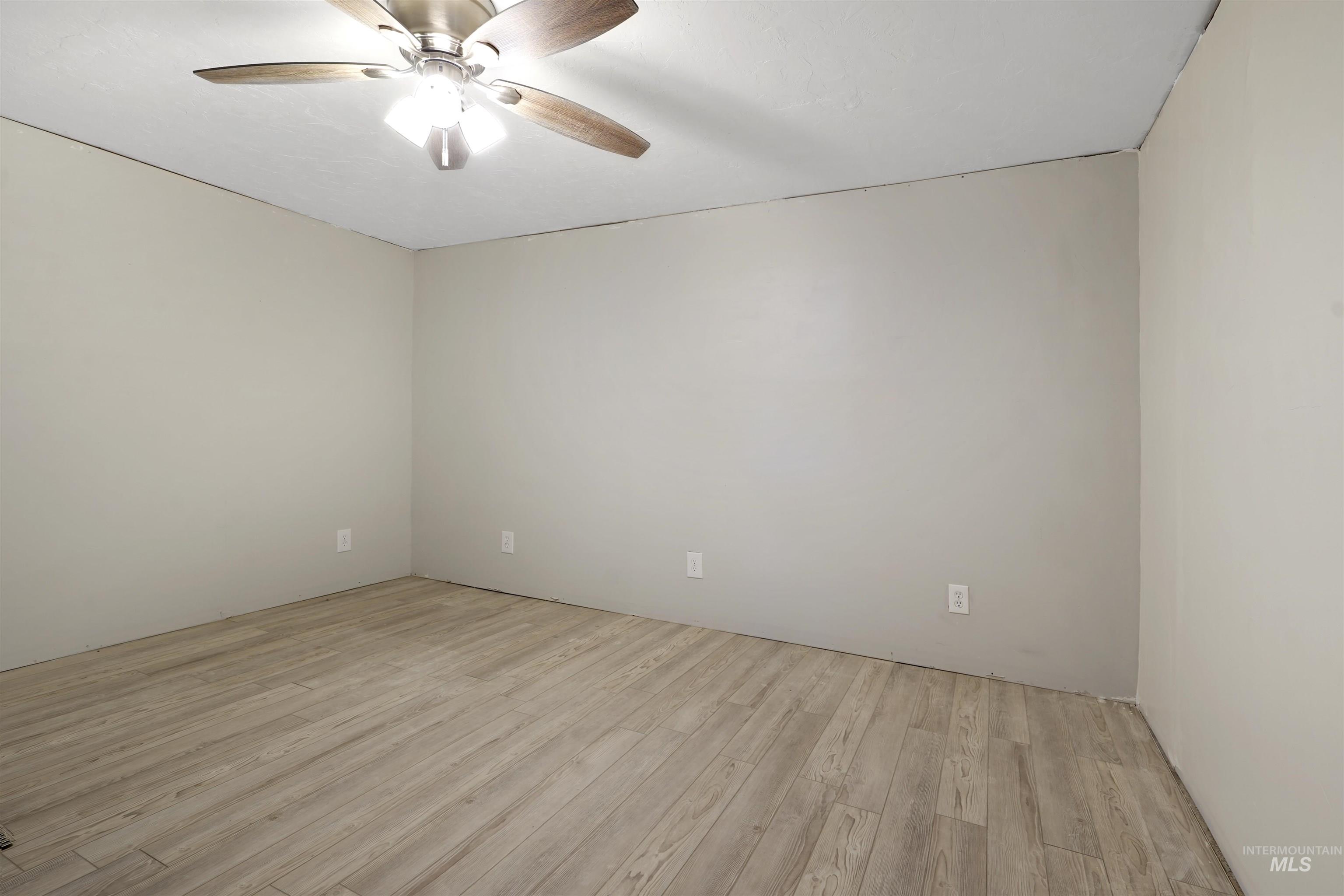 625 N 300 W Property Photo 11