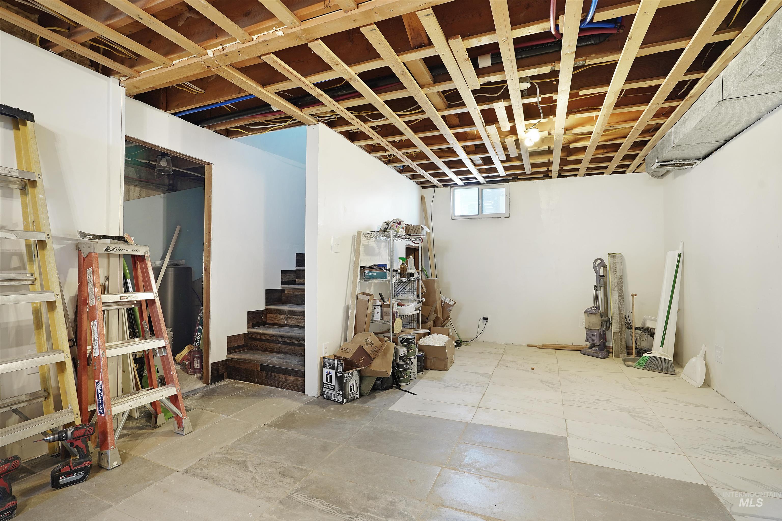 625 N 300 W Property Photo 12