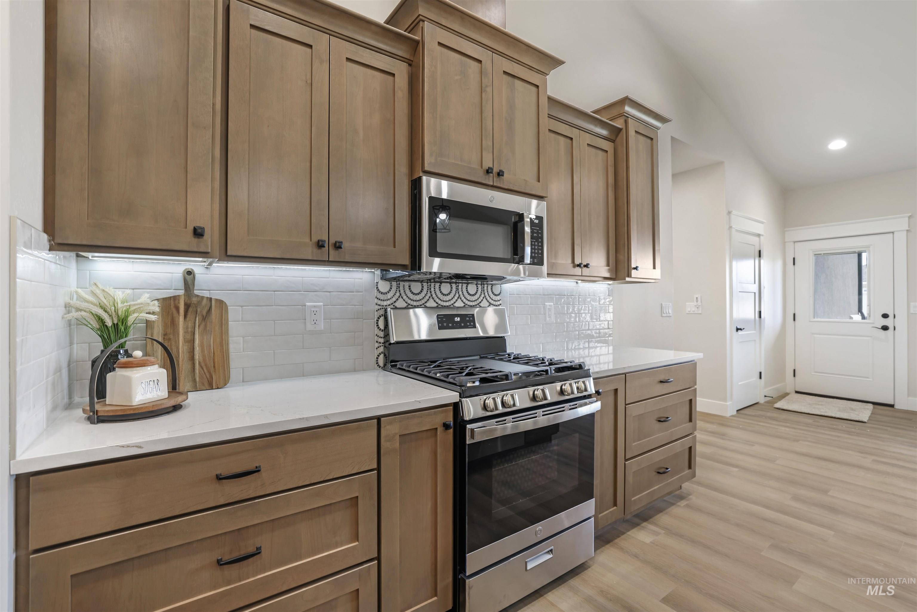 1487 Zephlyn Street Property Photo 4