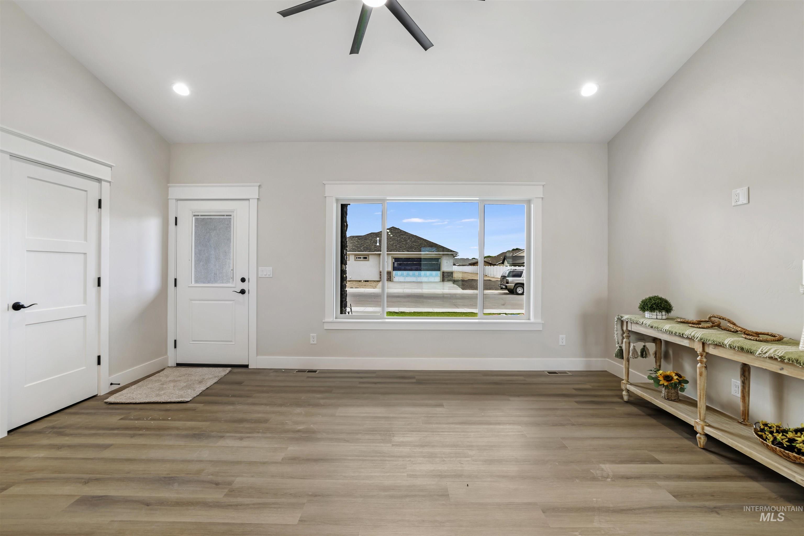 1487 Zephlyn Street Property Photo 10