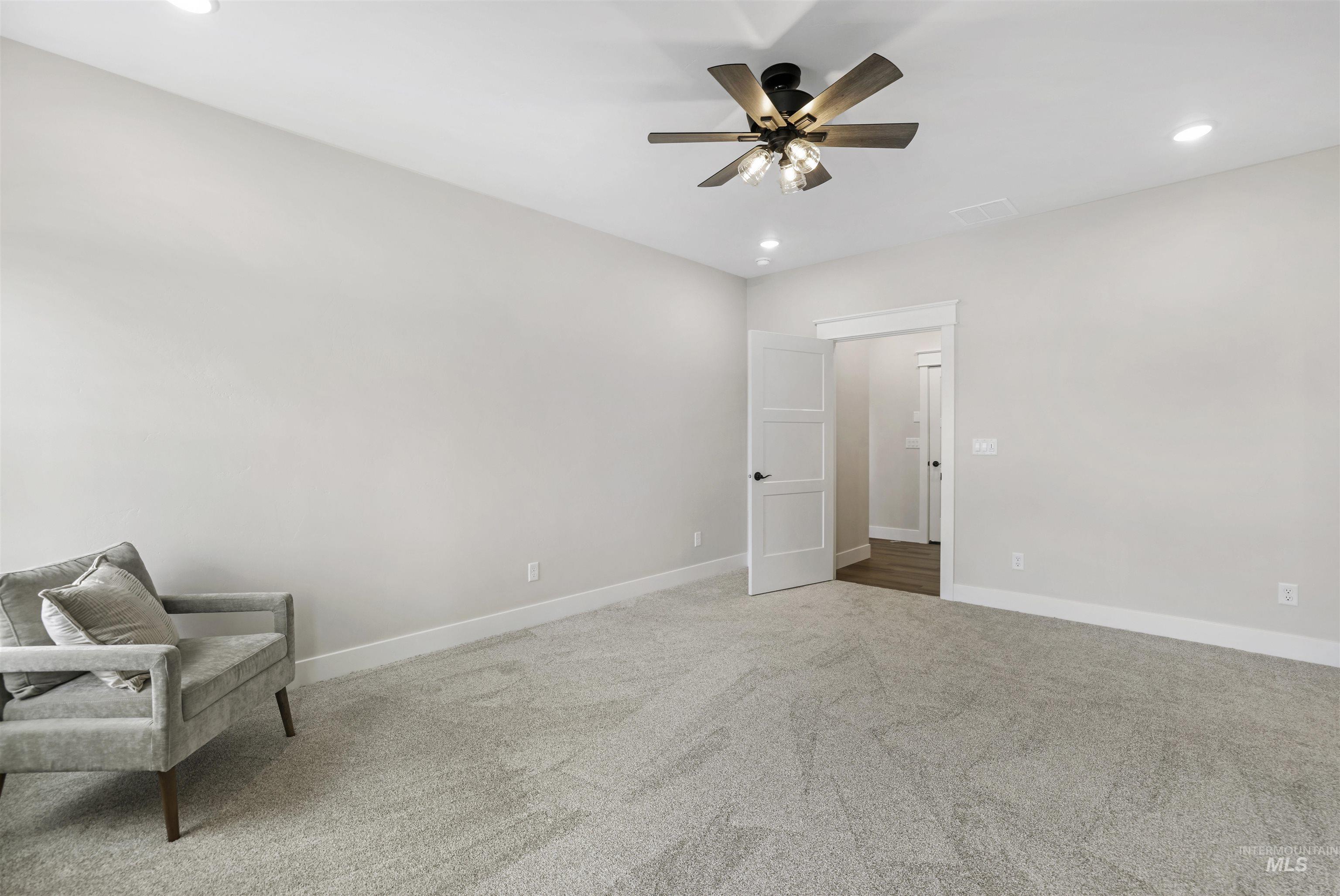 1487 Zephlyn Street Property Photo 14
