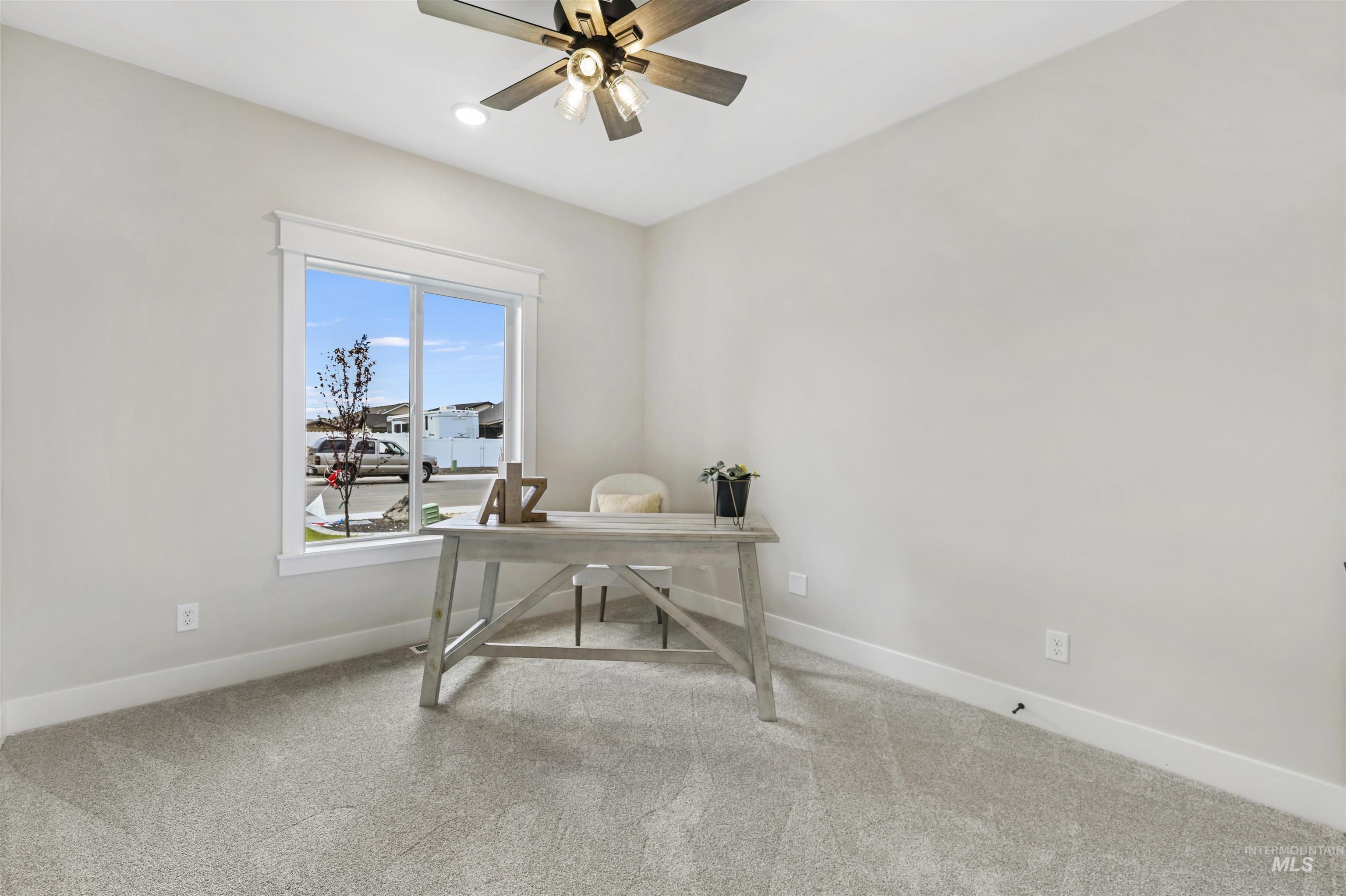 1487 Zephlyn Street Property Photo 19
