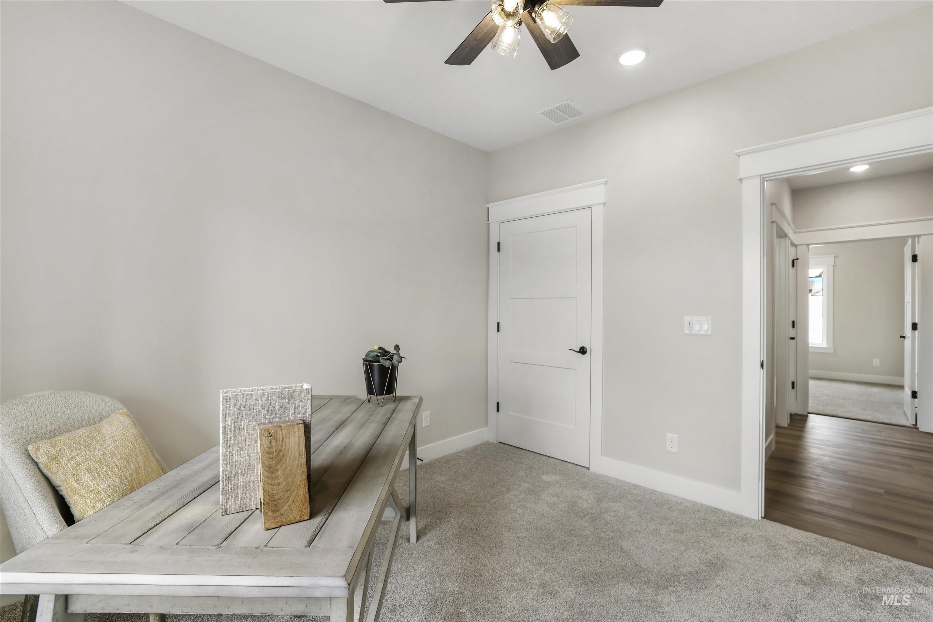 1487 Zephlyn Street Property Photo 20