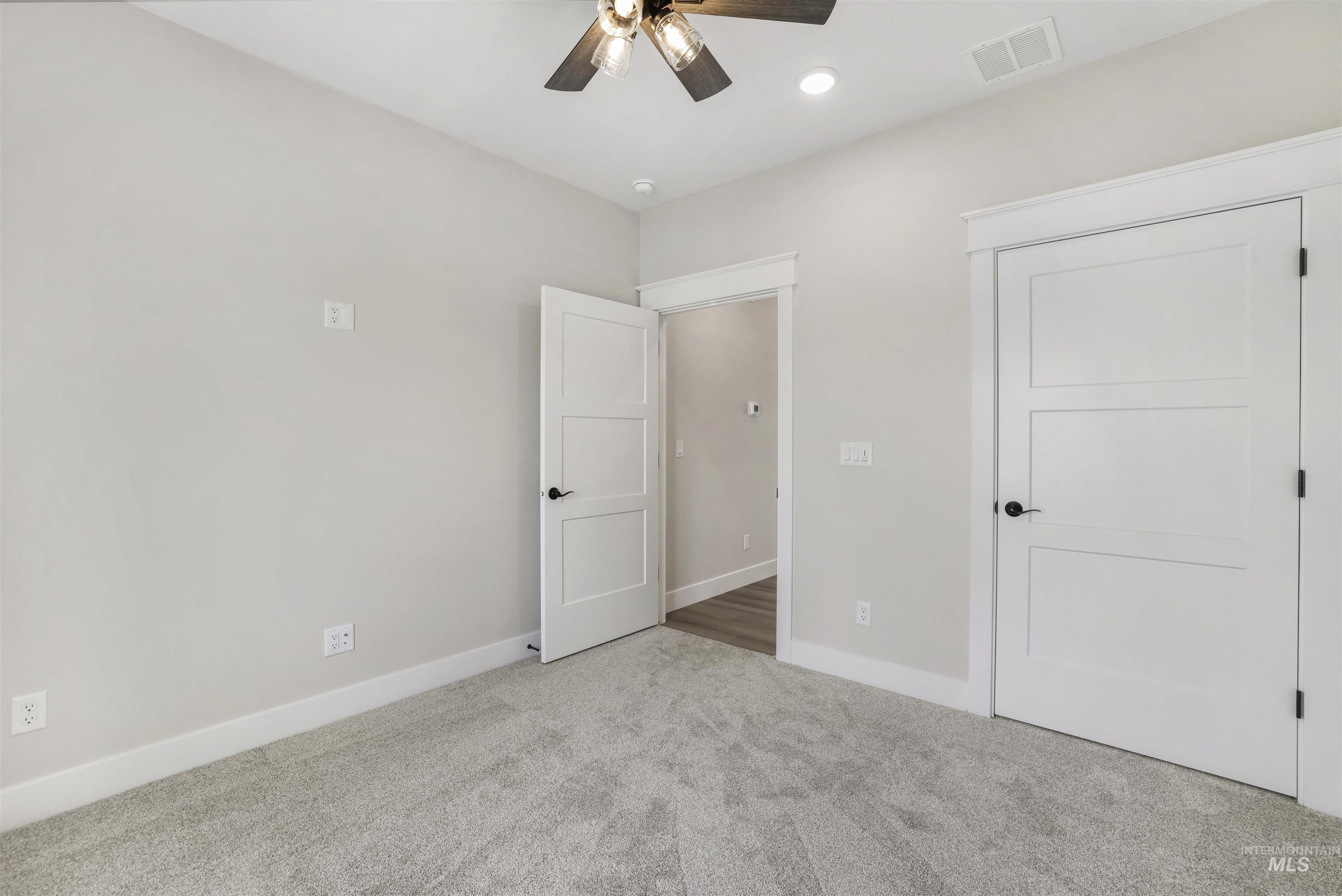 1487 Zephlyn Street Property Photo 23