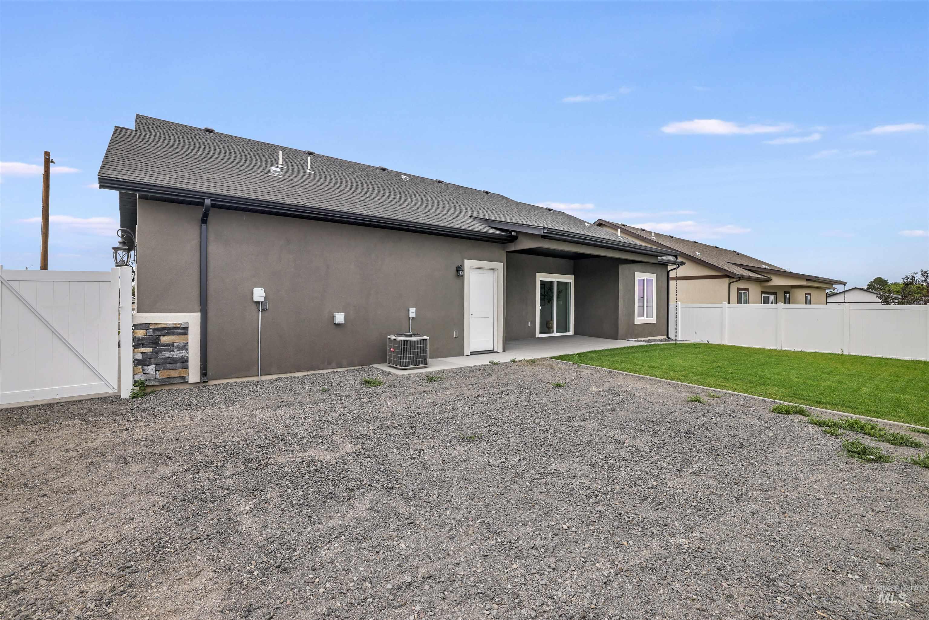 1487 Zephlyn Street Property Photo 25