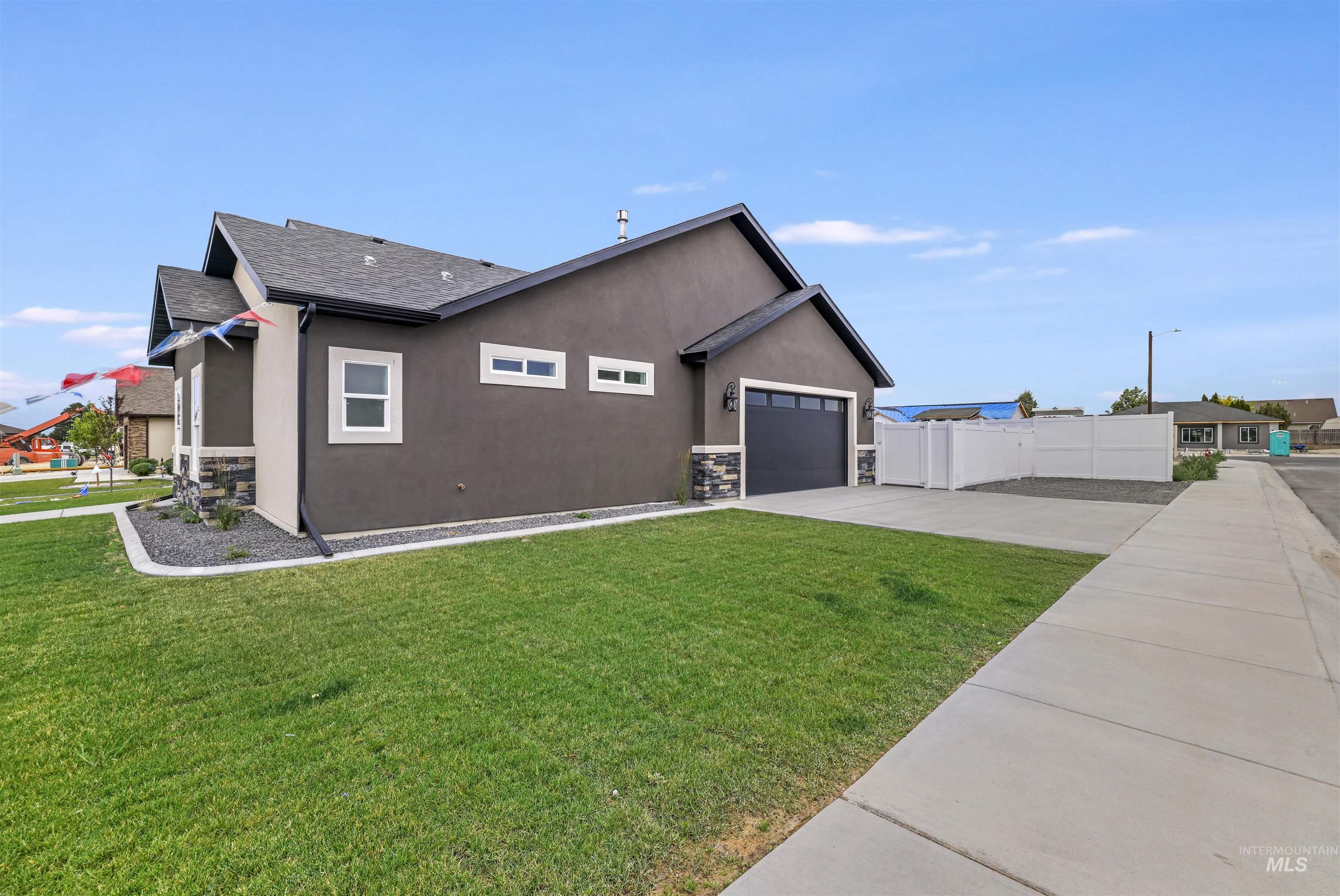 1487 Zephlyn Street Property Photo 28