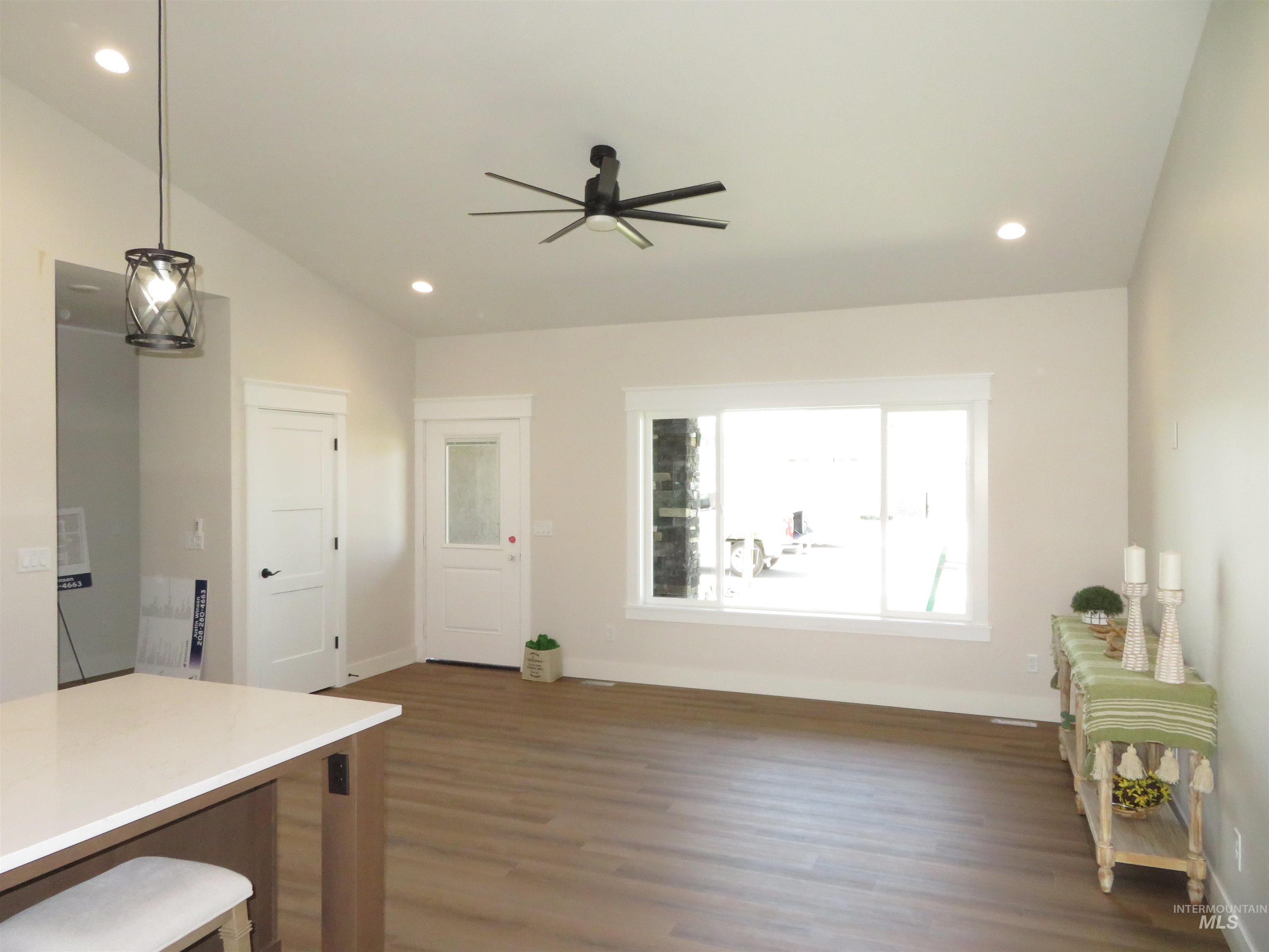 1487 Zephlyn Street Property Photo 30