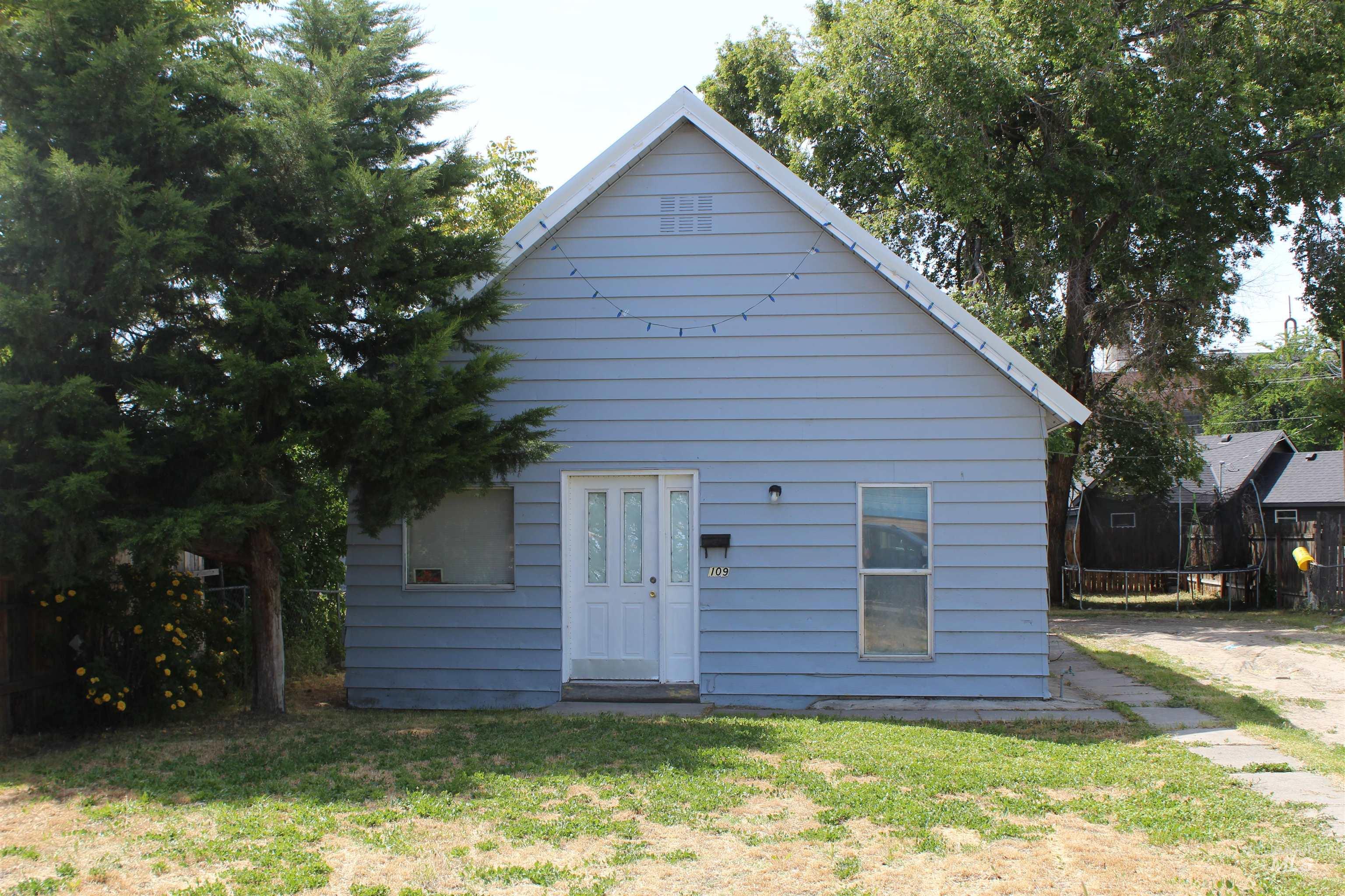 109 E Bower Property Photo