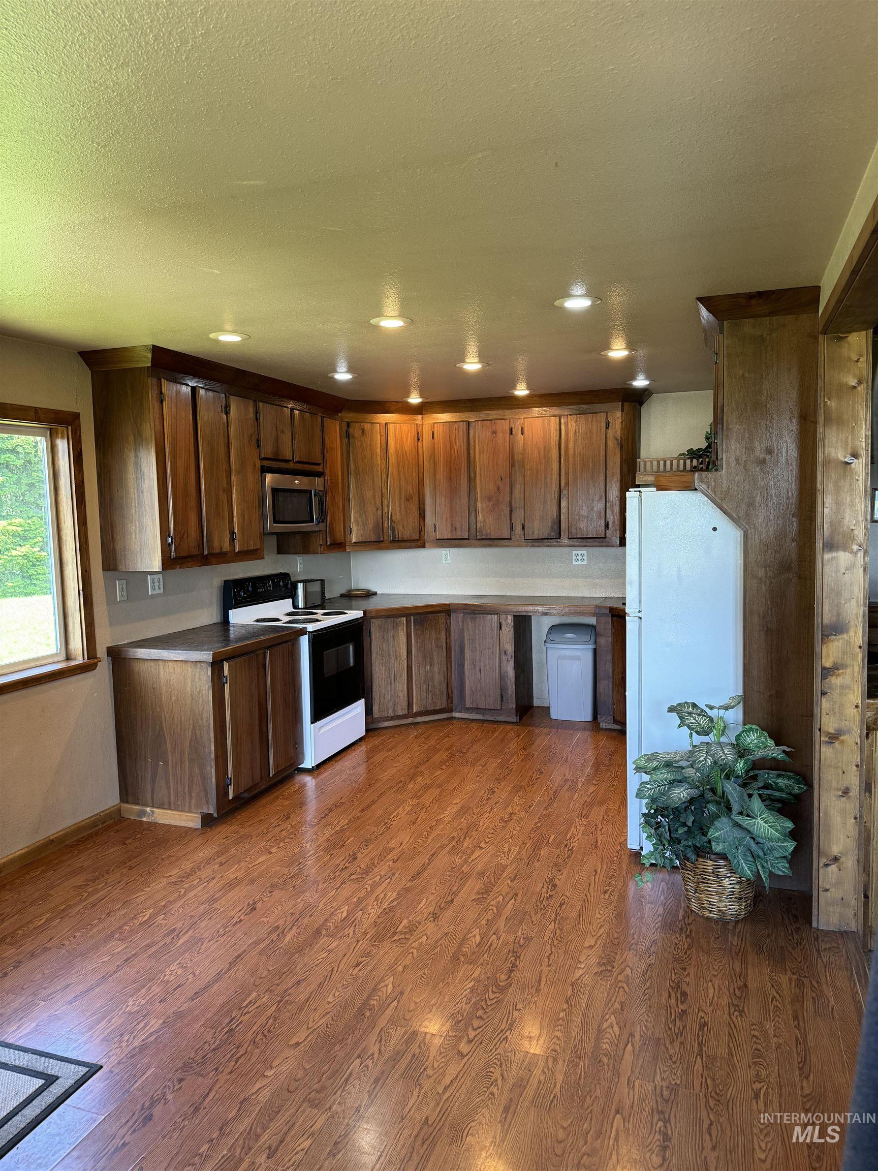 2248 Glenwood Road Property Photo 30