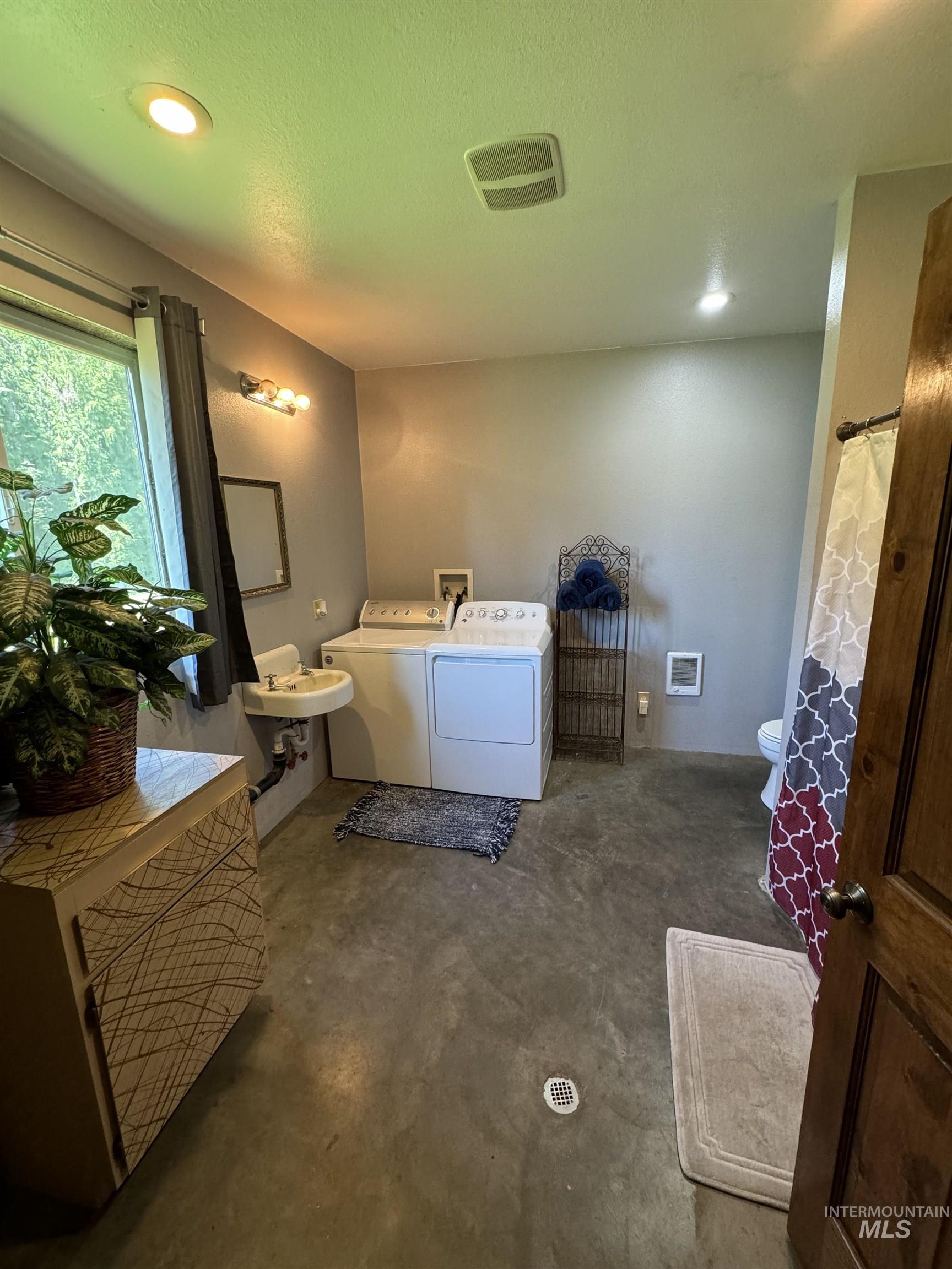 2248 Glenwood Road Property Photo 40