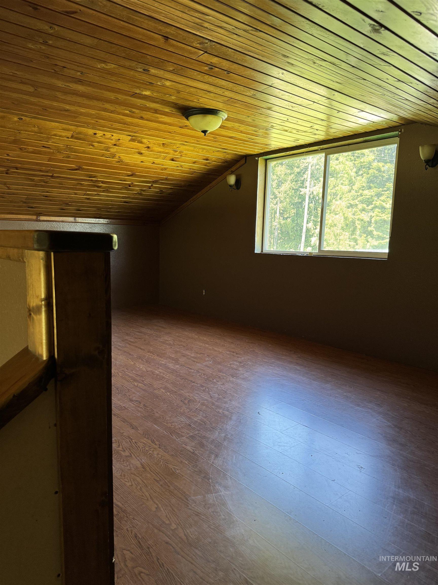 2248 Glenwood Road Property Photo 42