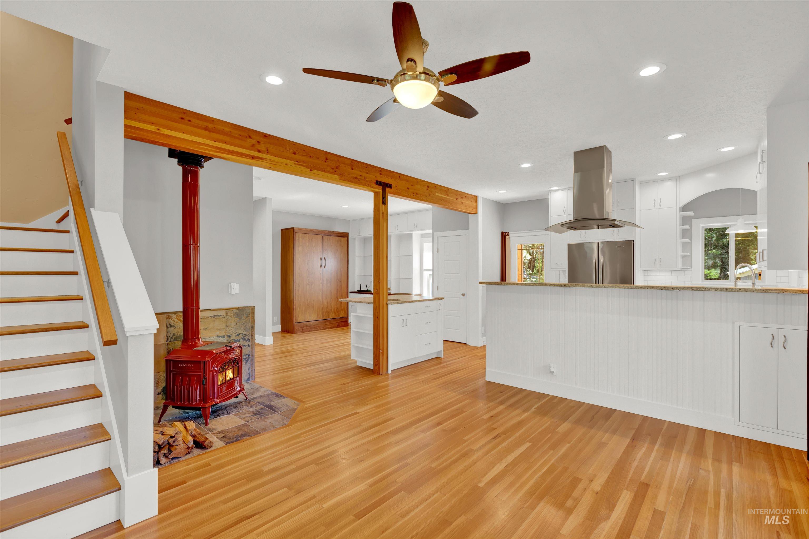 9 Crick Rd Property Photo 1