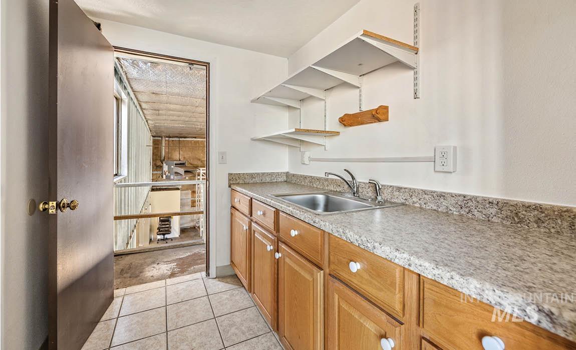8624 W Franklin Road Property Photo 4