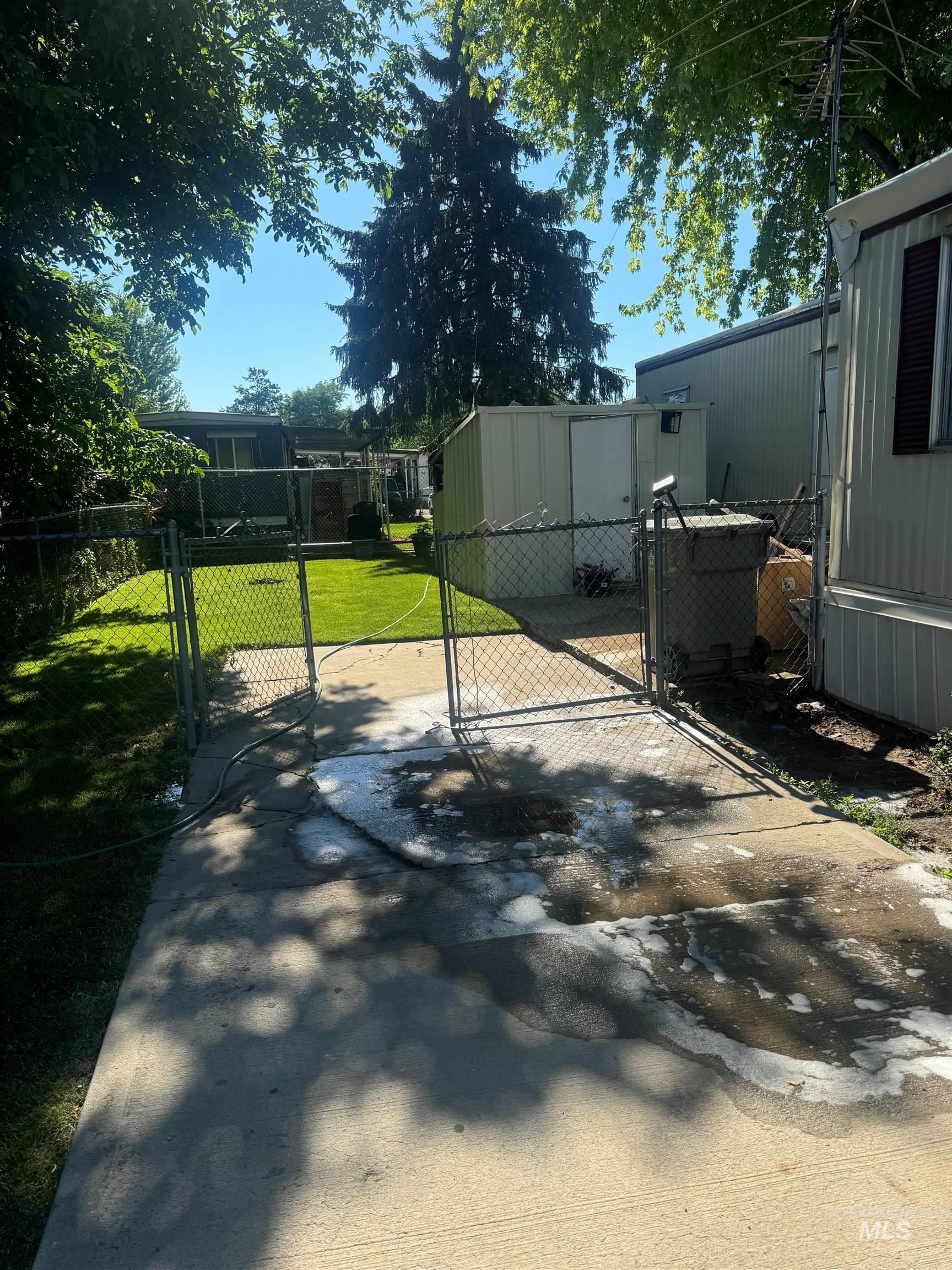 1410 W Flamingo Ave Property Photo 4