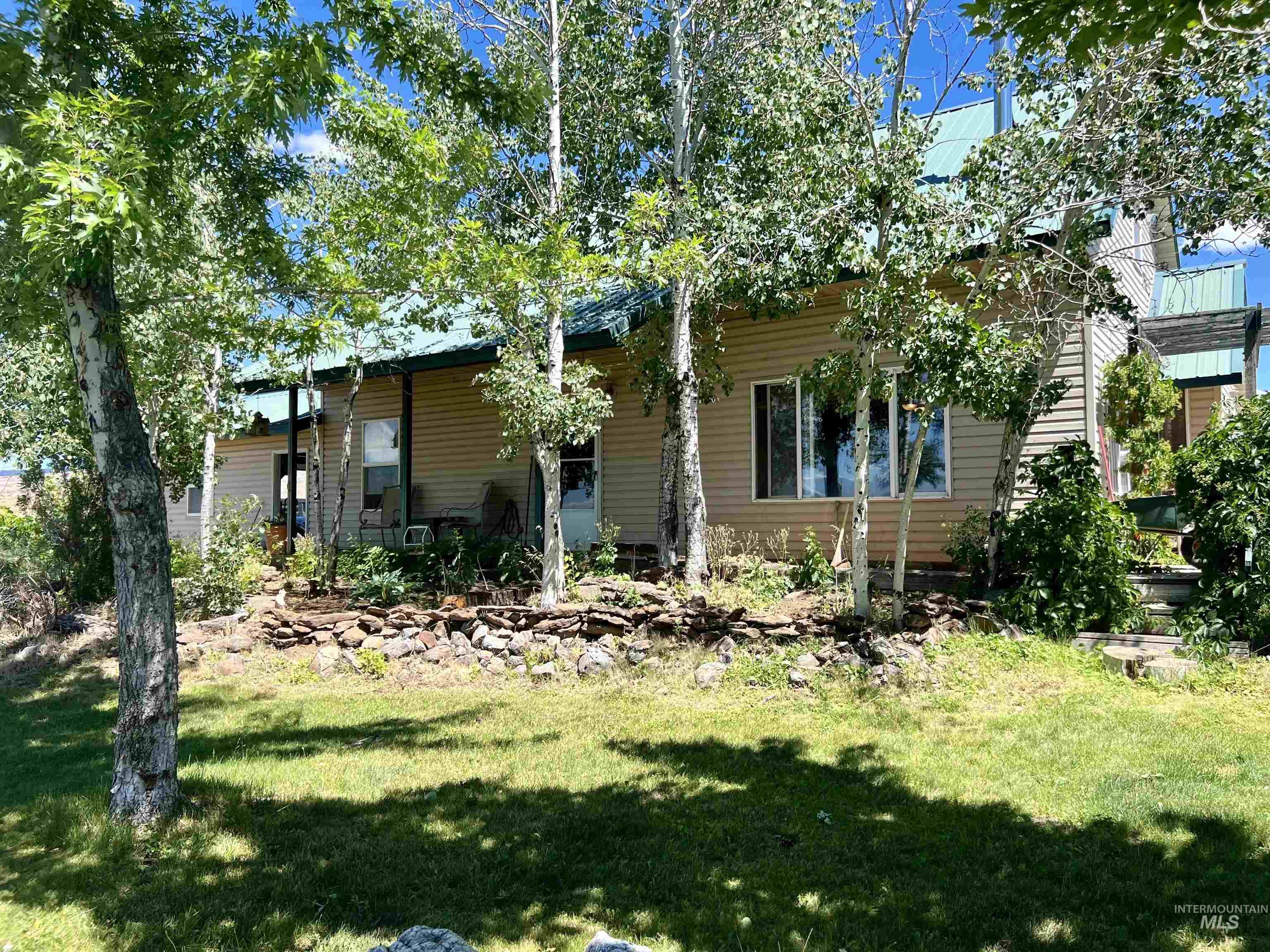 2348 S Grays Creek Rd Property Photo 2
