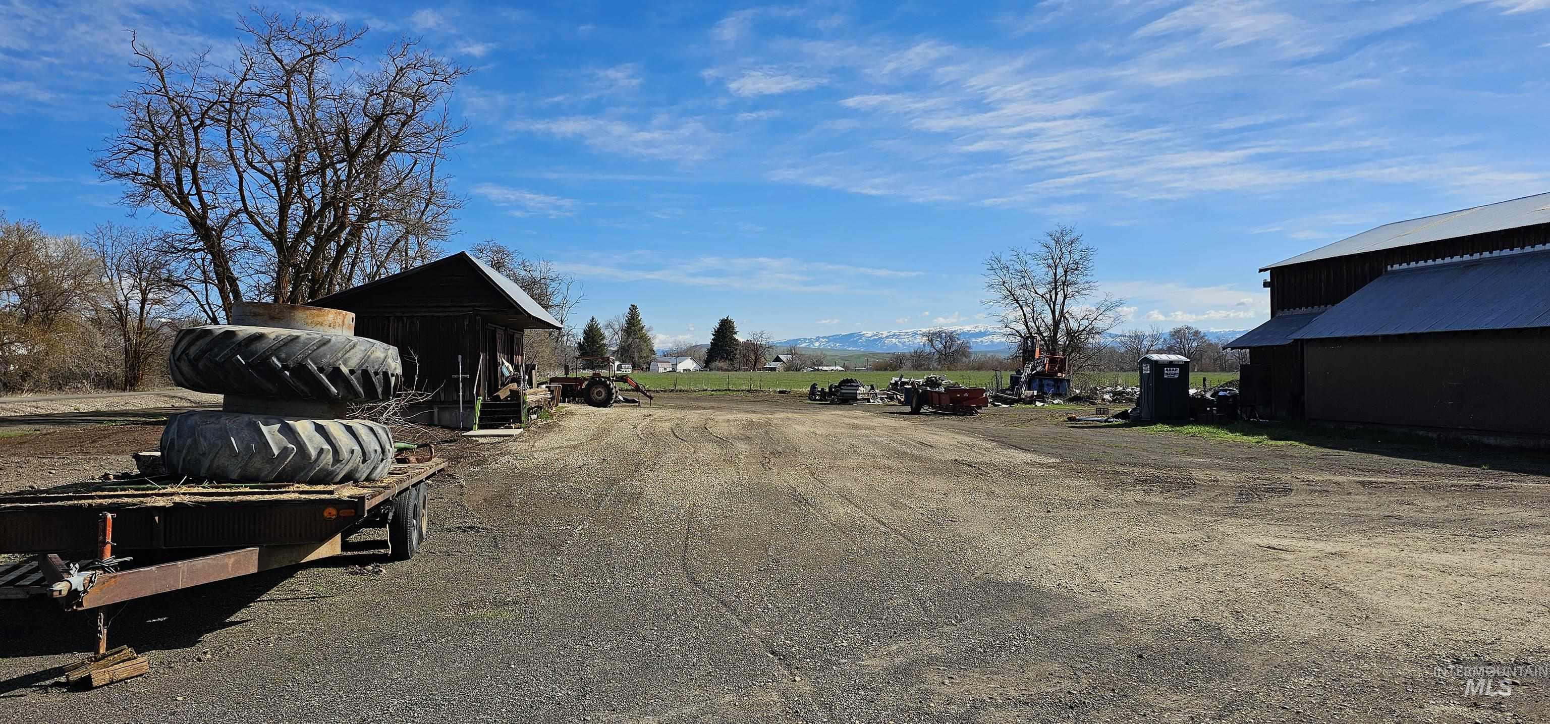 2770 Salubria Rd Property Photo 4
