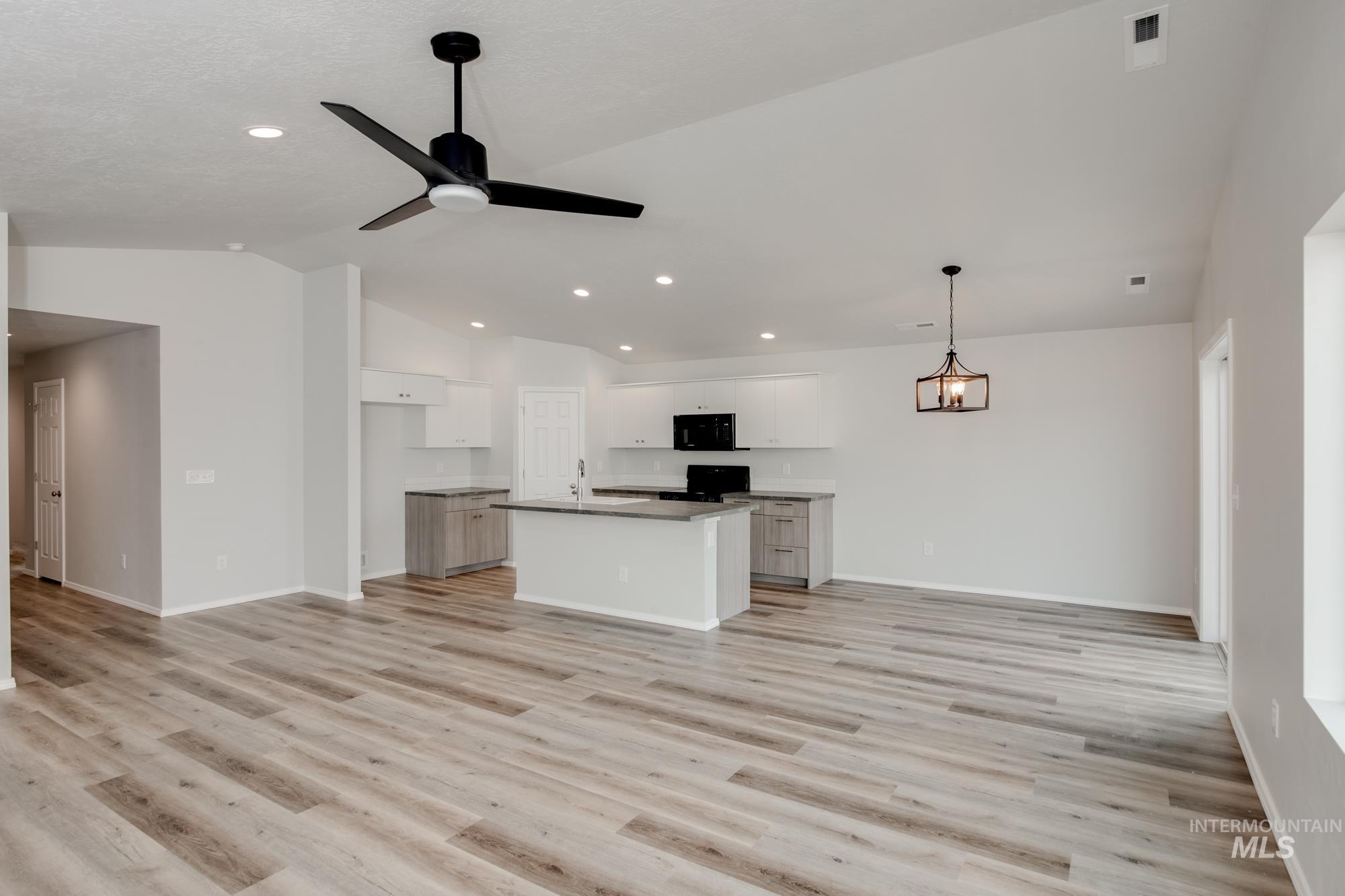 12902 Canyon Falls St Property Photo 4