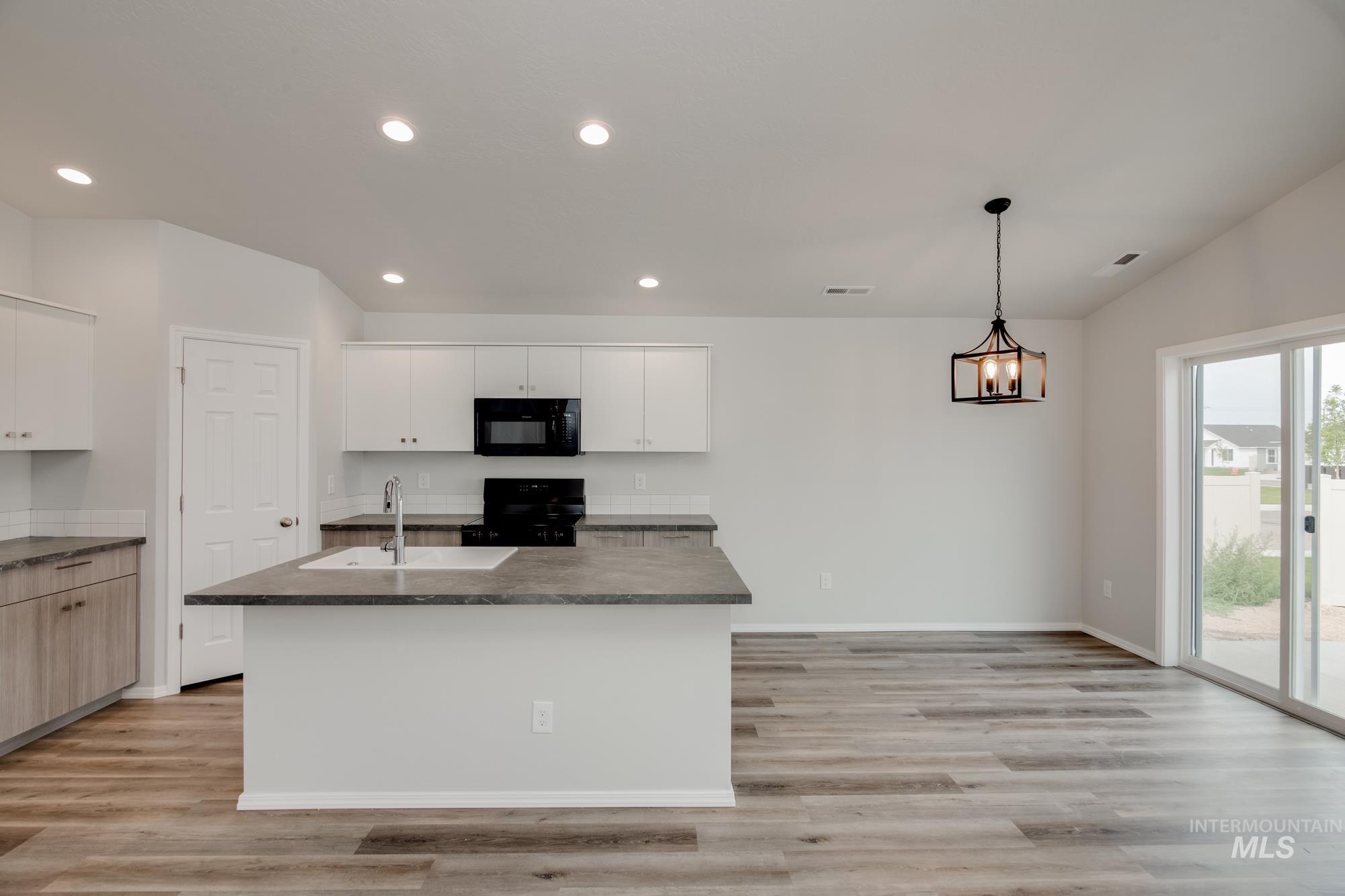 12902 Canyon Falls St Property Photo 5