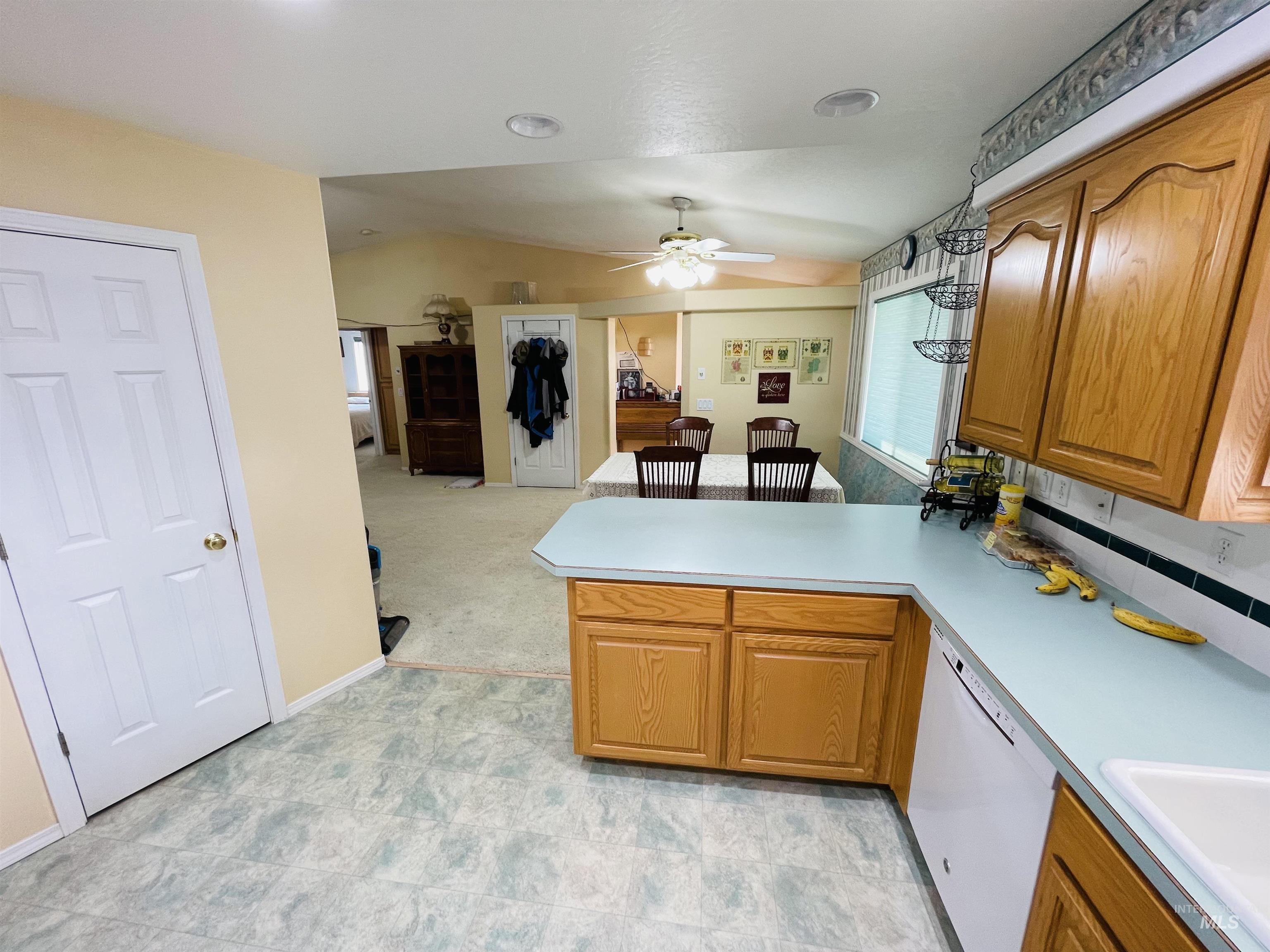1293 Alameda Dr. Property Photo 5