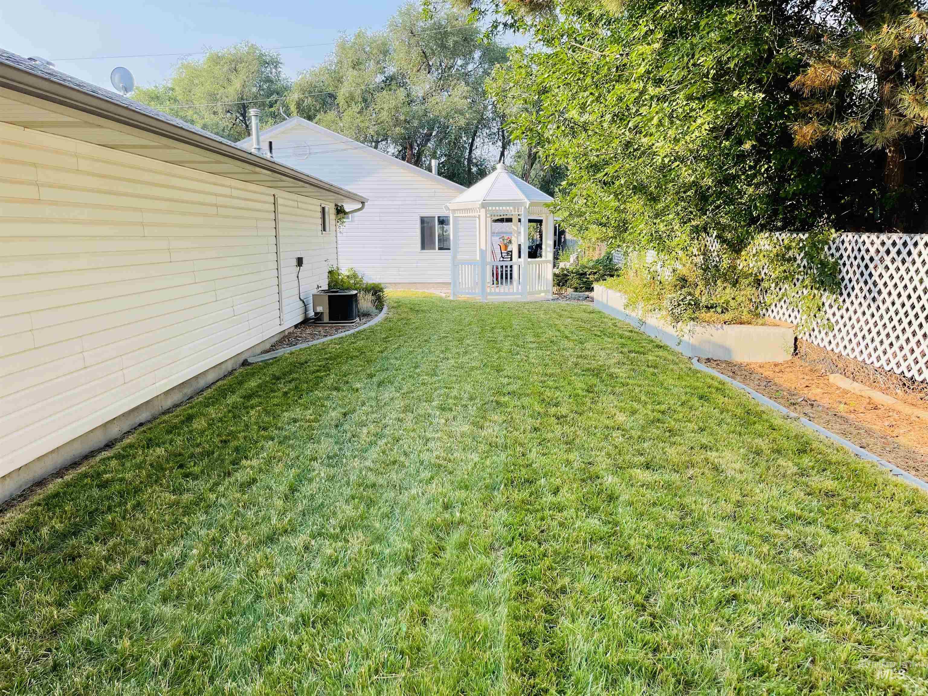 1293 Alameda Dr. Property Photo 28