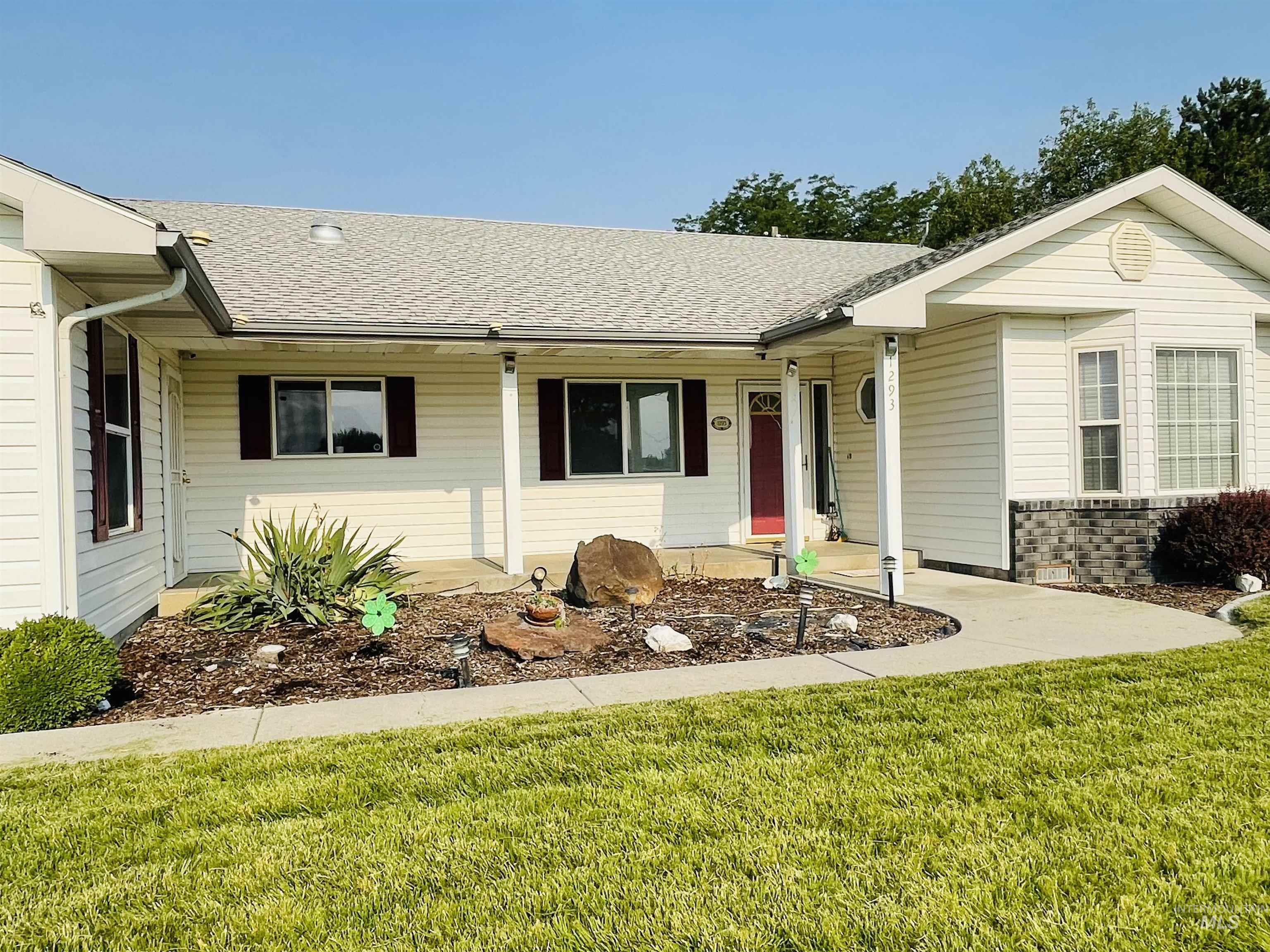 1293 Alameda Dr. Property Photo 34