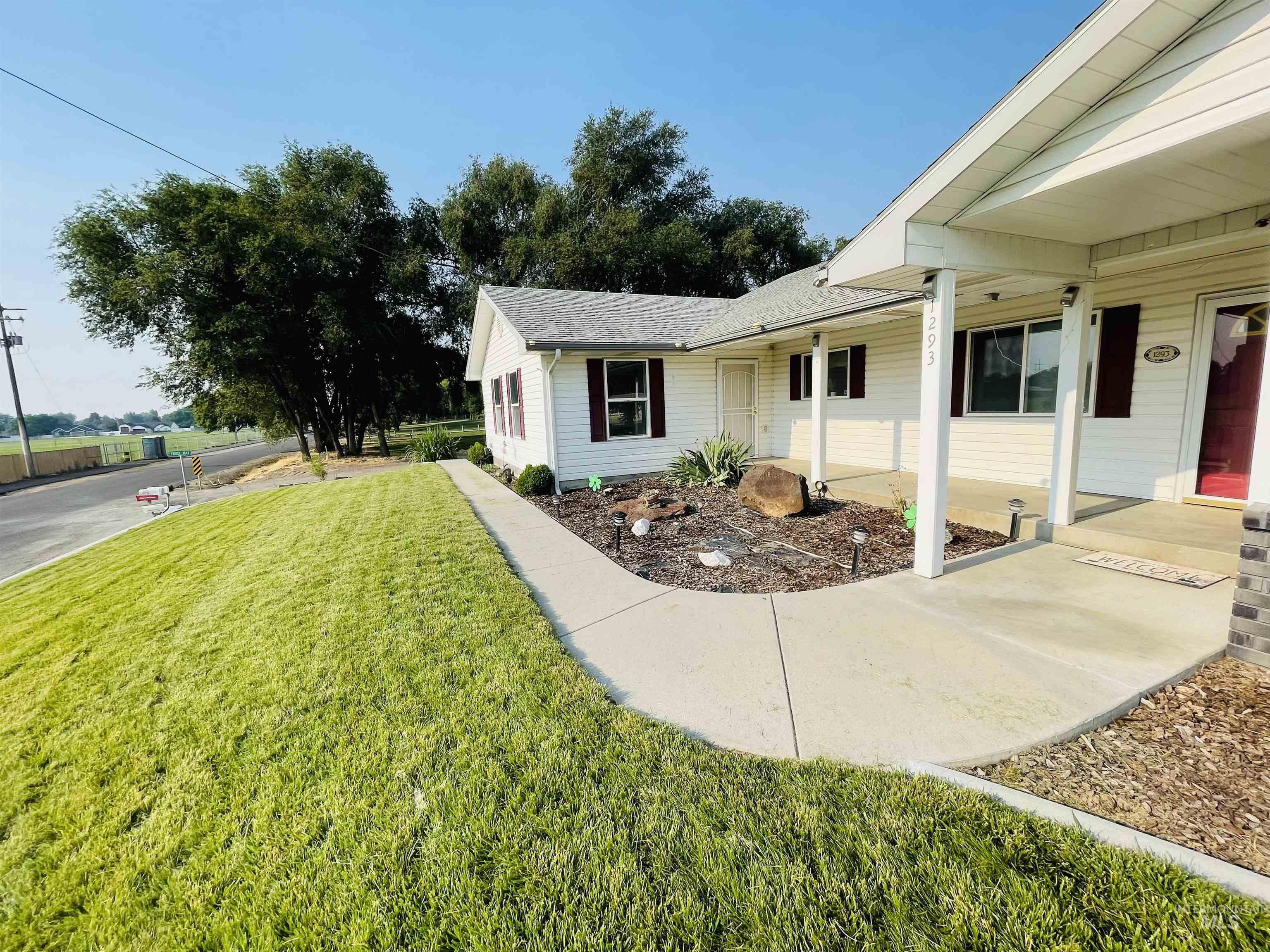 1293 Alameda Dr. Property Photo 36