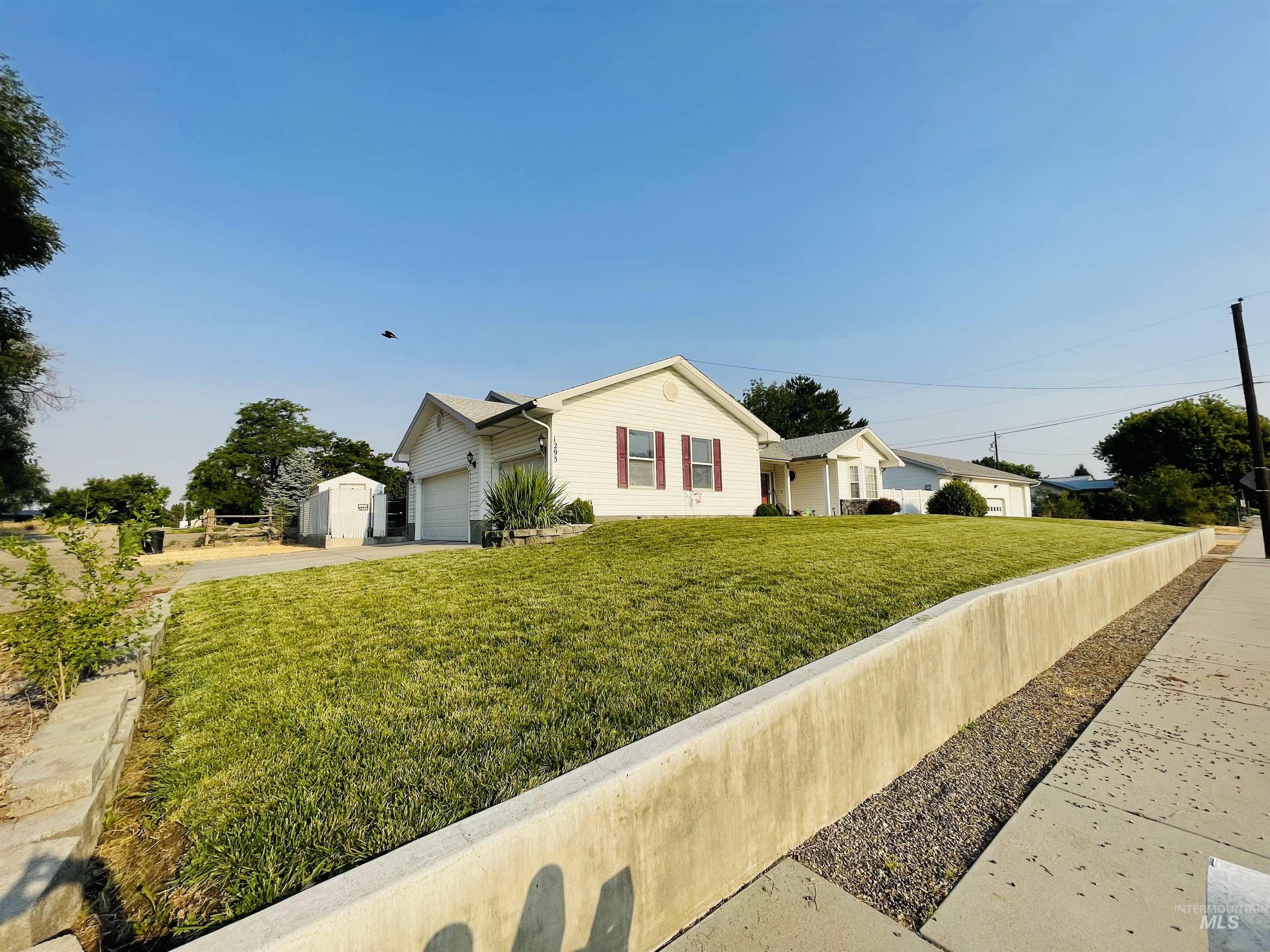 1293 Alameda Dr. Property Photo 37