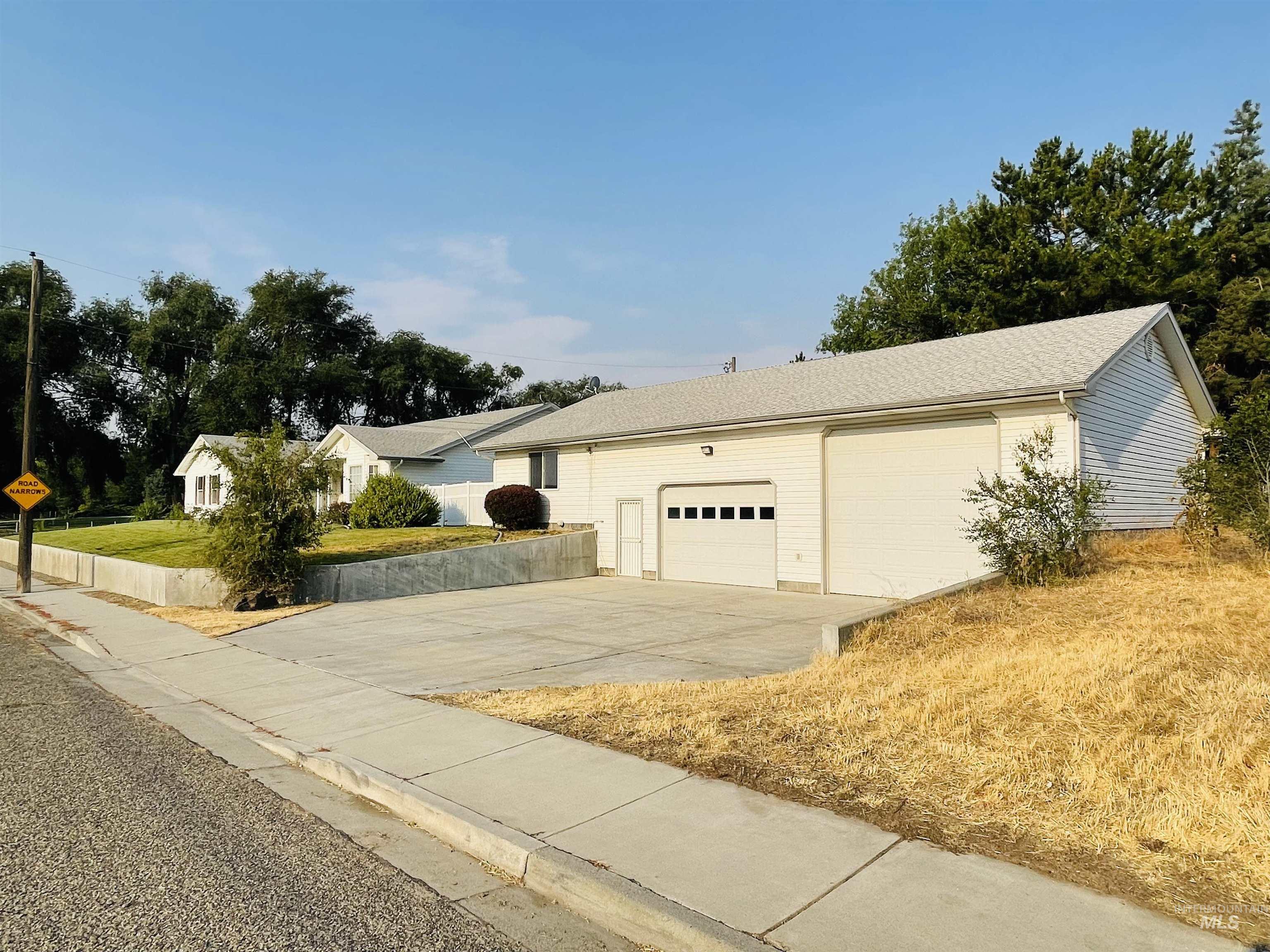 1293 Alameda Dr. Property Photo 39