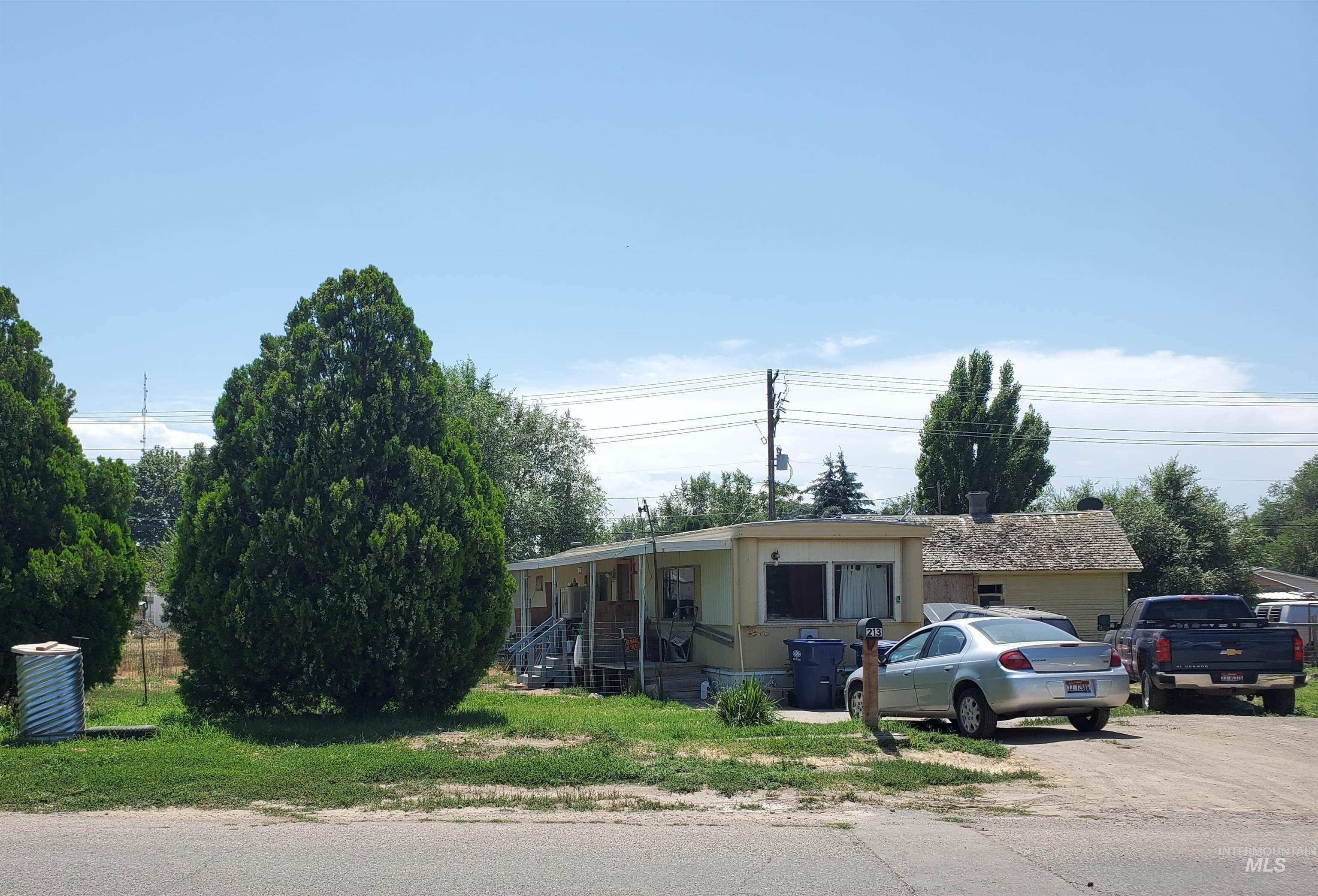 213 F Avenue West Property Photo 1