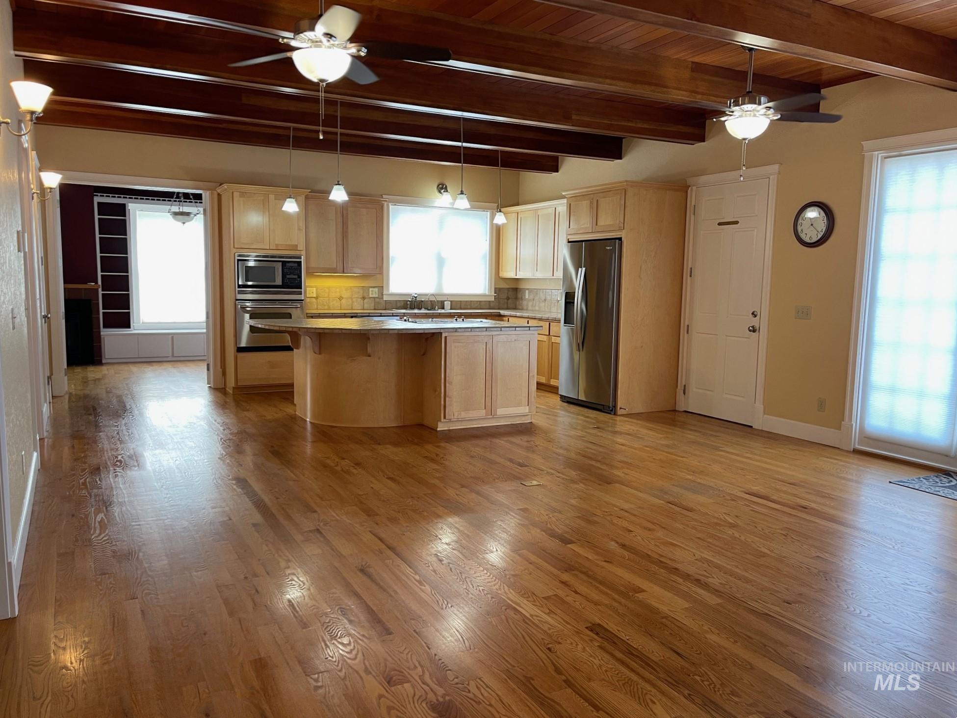 404 S Hall St Property Photo 16