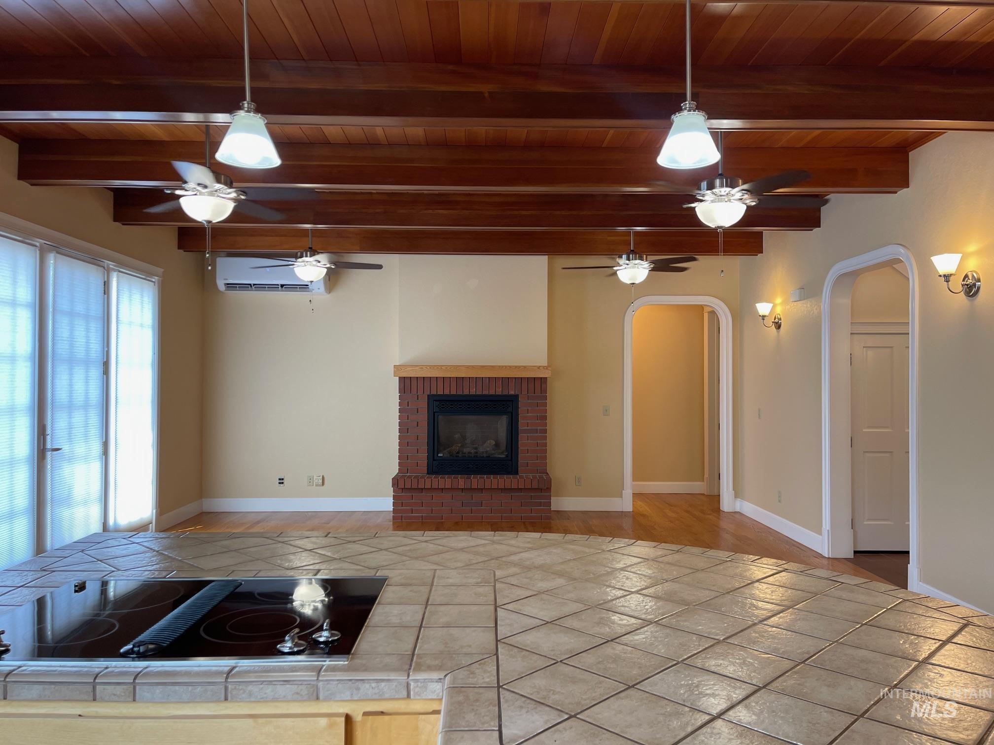 404 S Hall St Property Photo 22