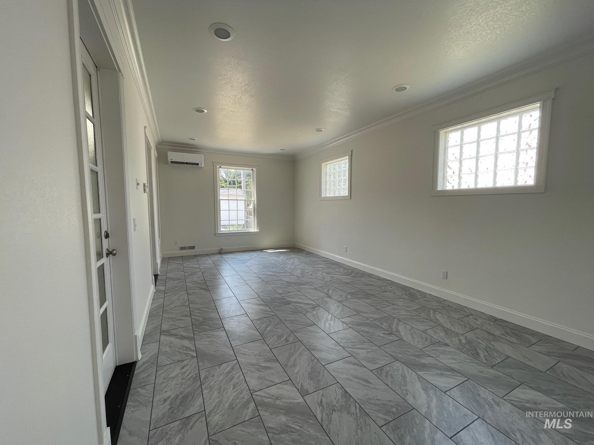 404 S Hall St Property Photo 38