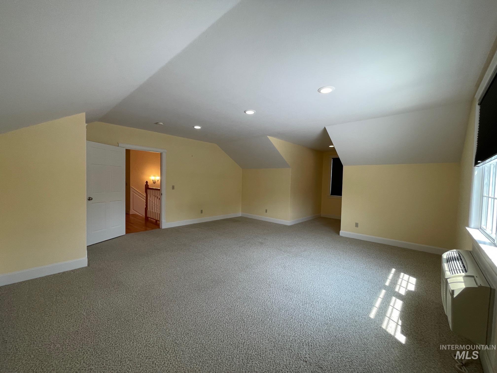 404 S Hall St Property Photo 40