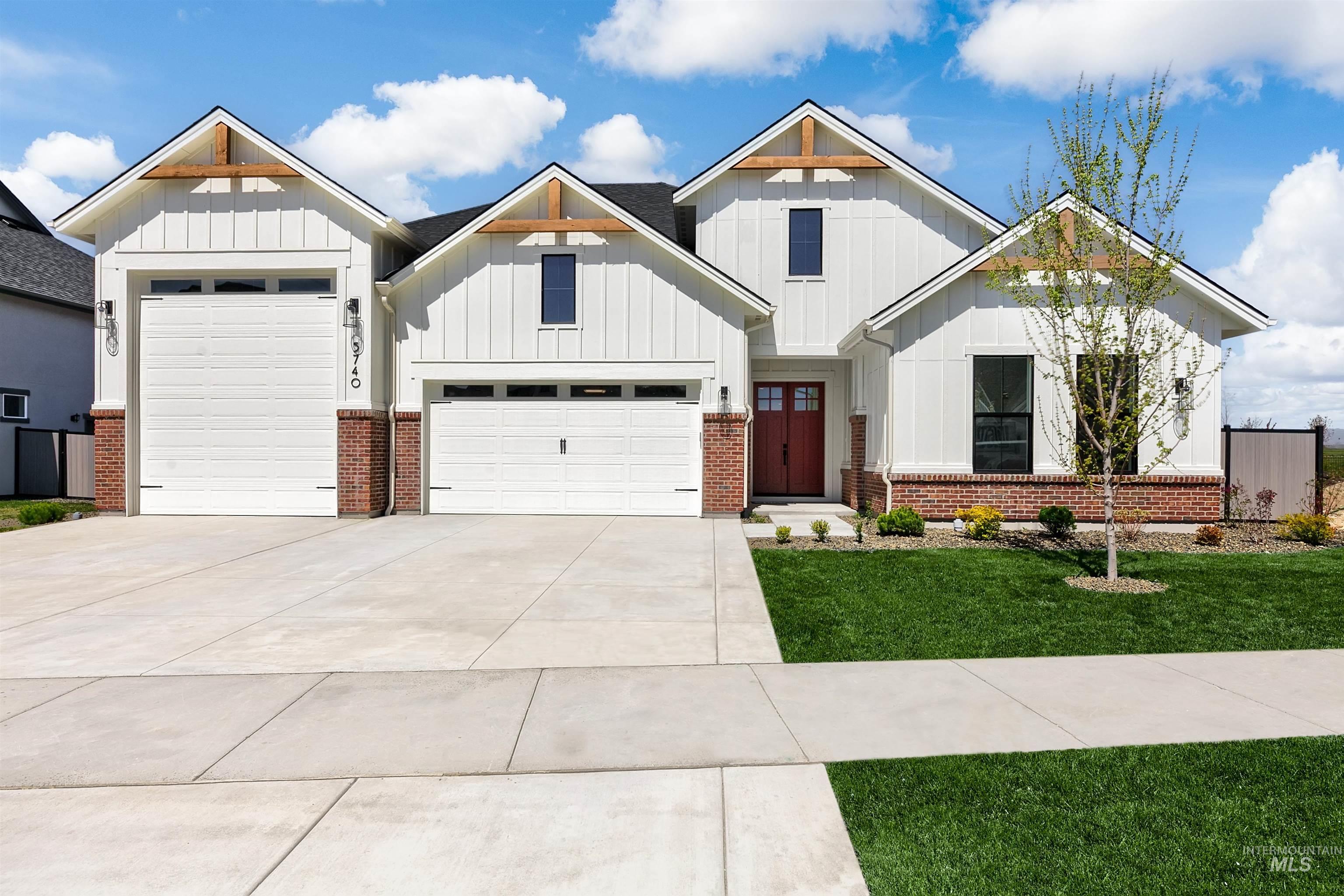 5657 W Polecat Dr. Property Photo