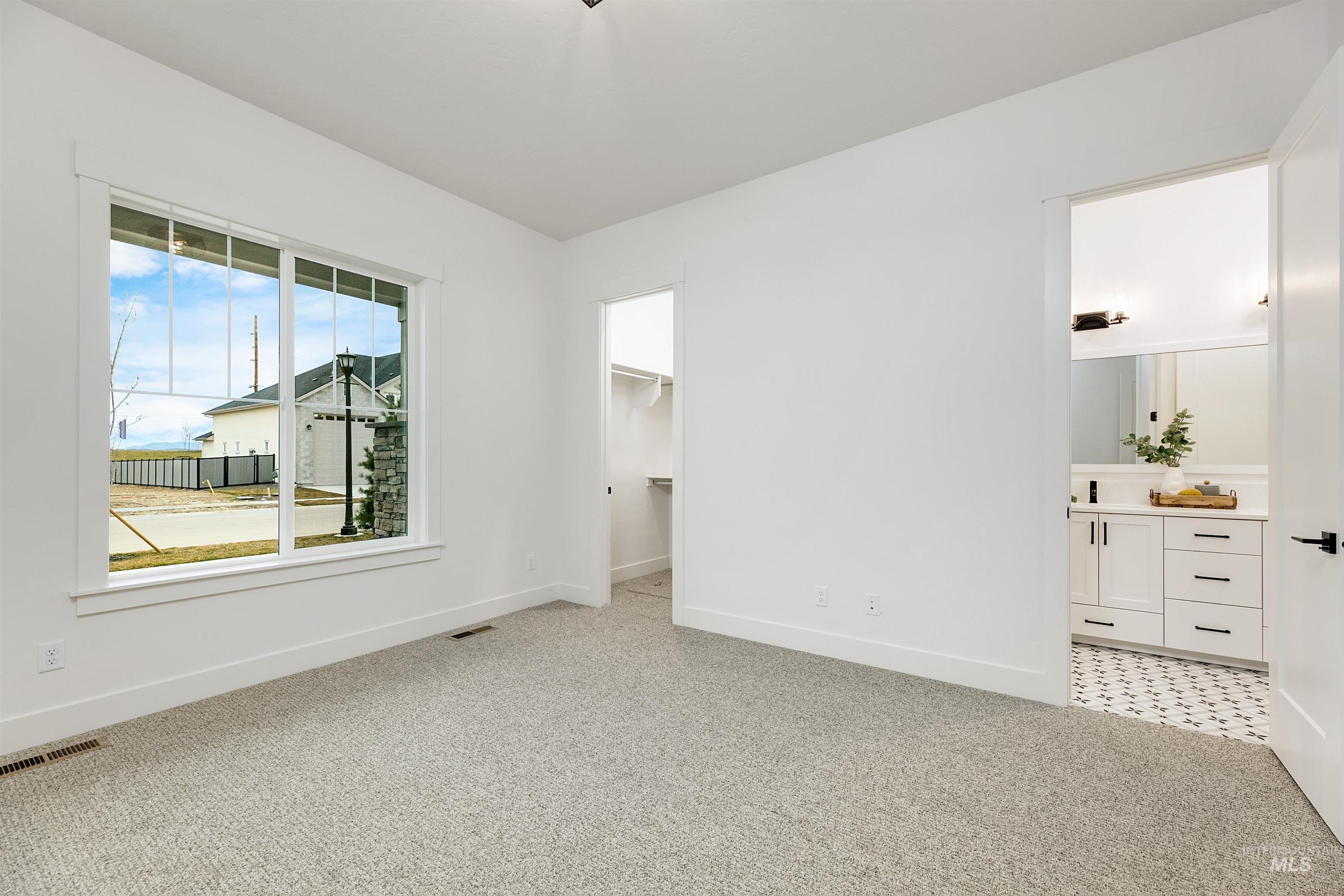 5741 W Polecat Dr. Property Photo 20