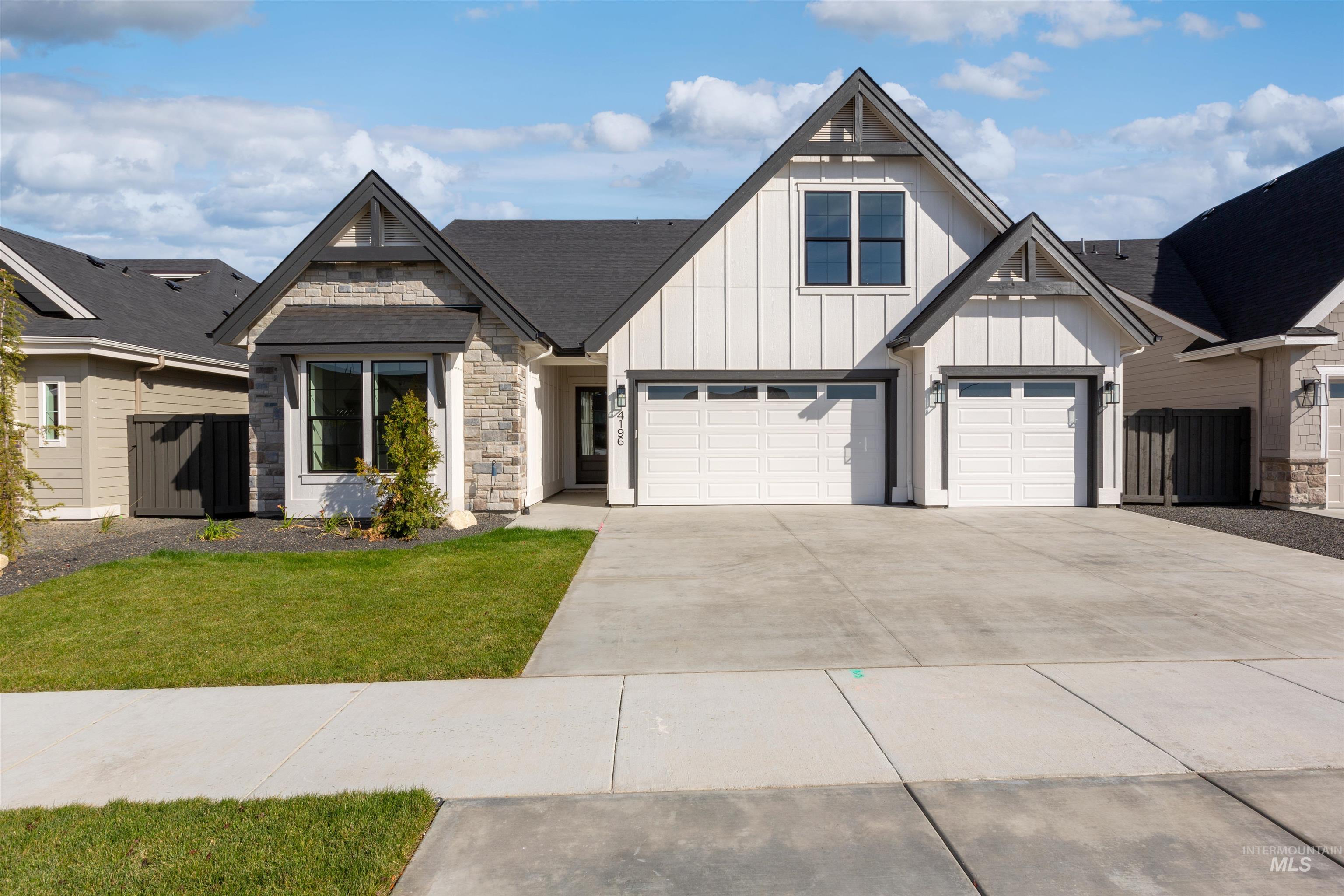 4196 N Madden Way Property Photo 1